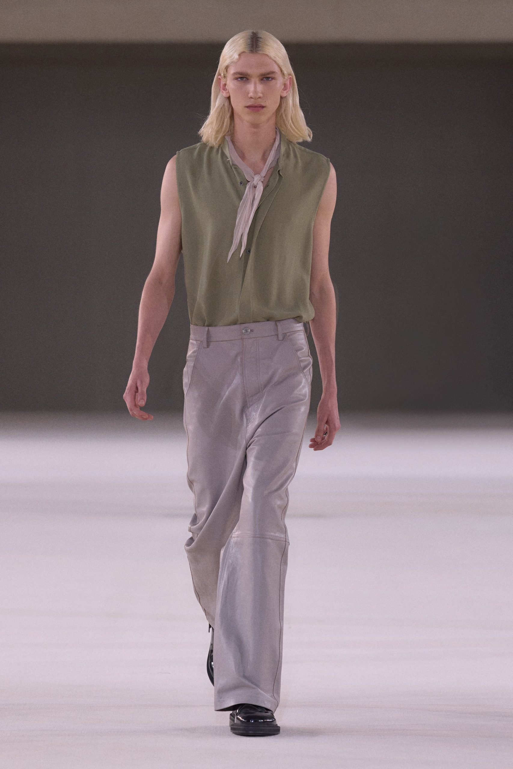 AMI PARIS S/S 24 Menswear Look 197