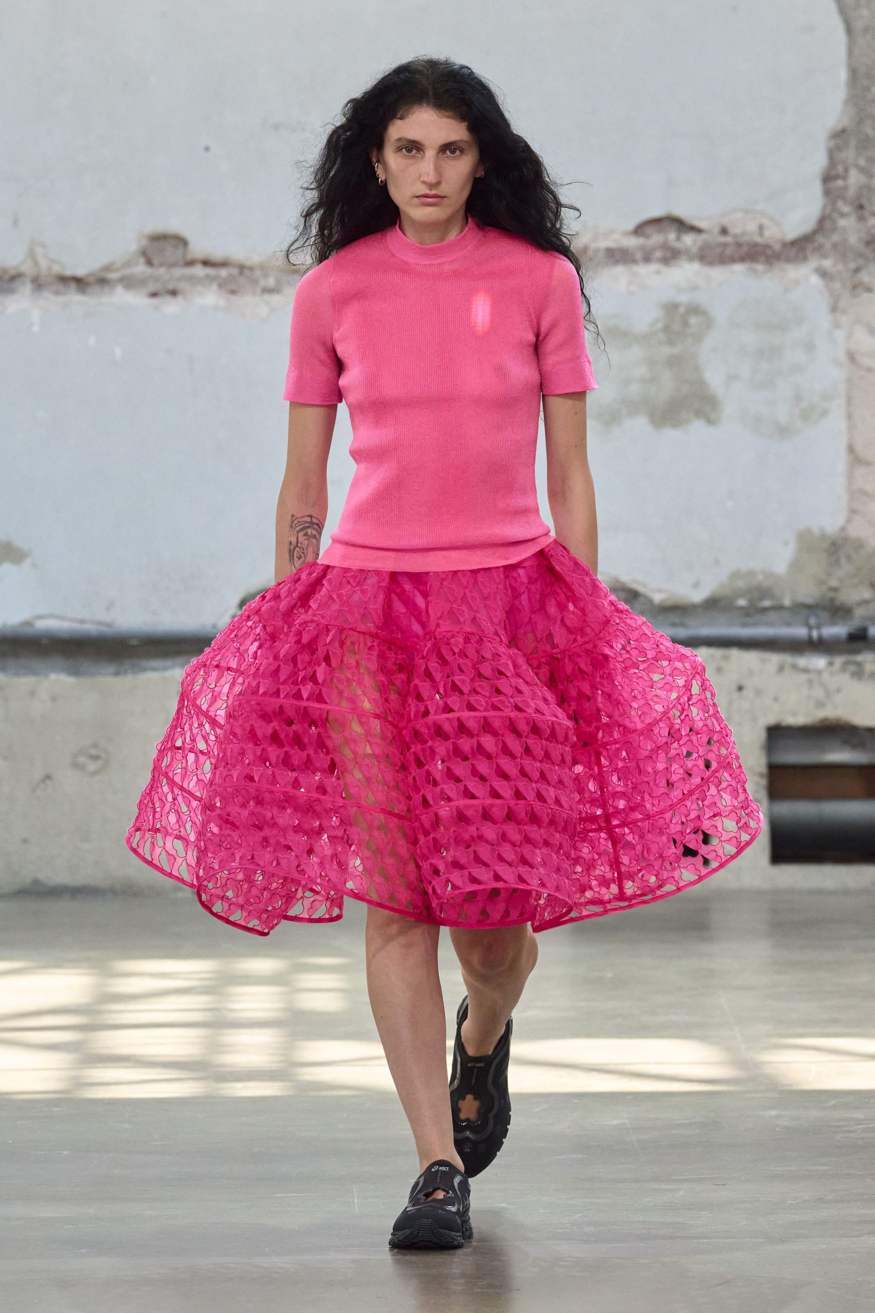 pink mesh structured tiered midi skirt