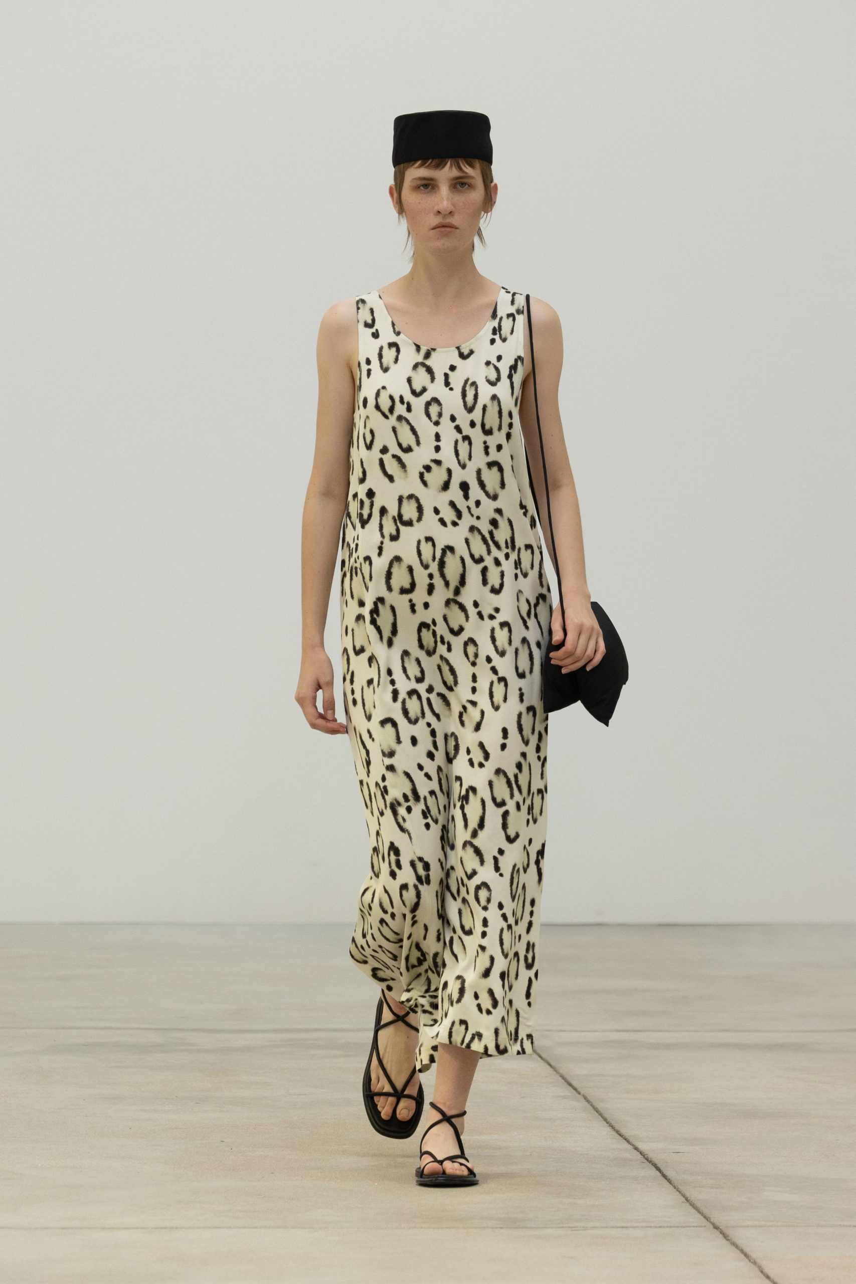 relaxed white and black printed maxi dress