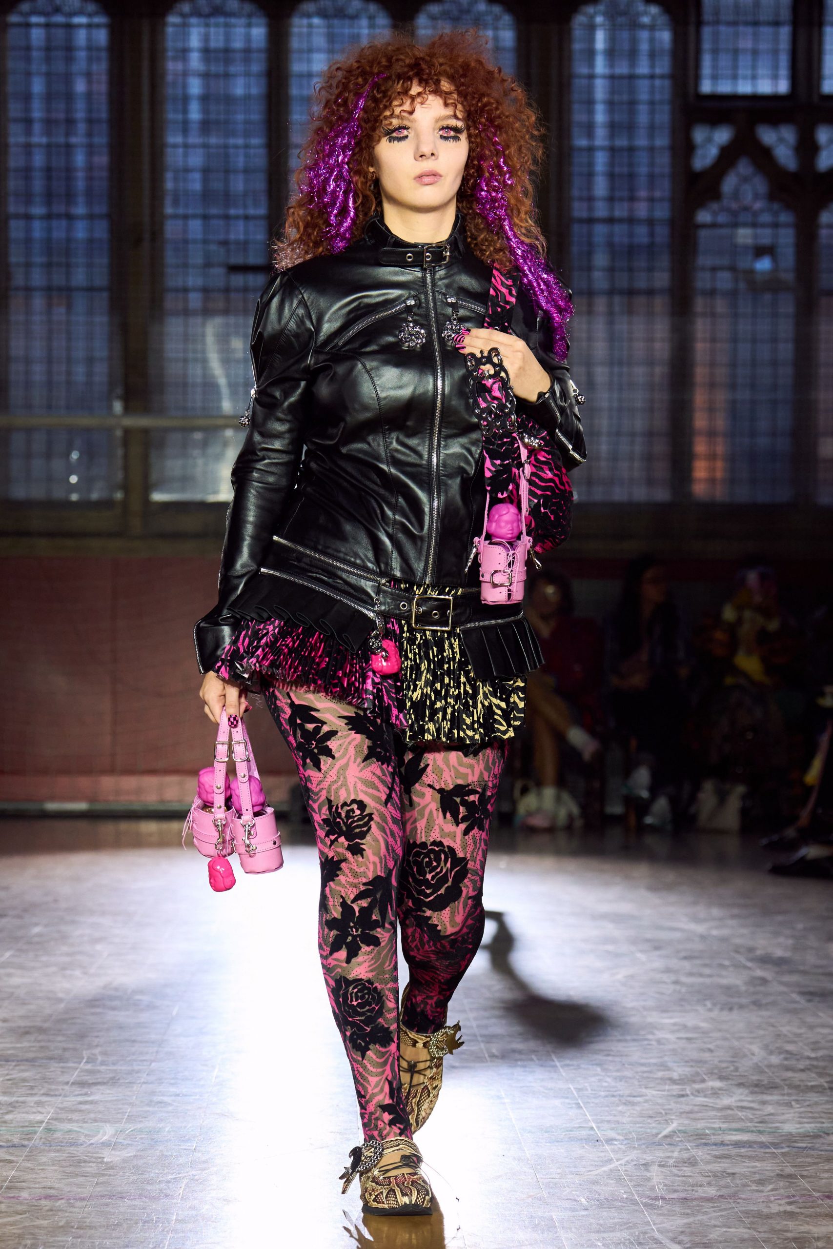 black fitted printed leggings