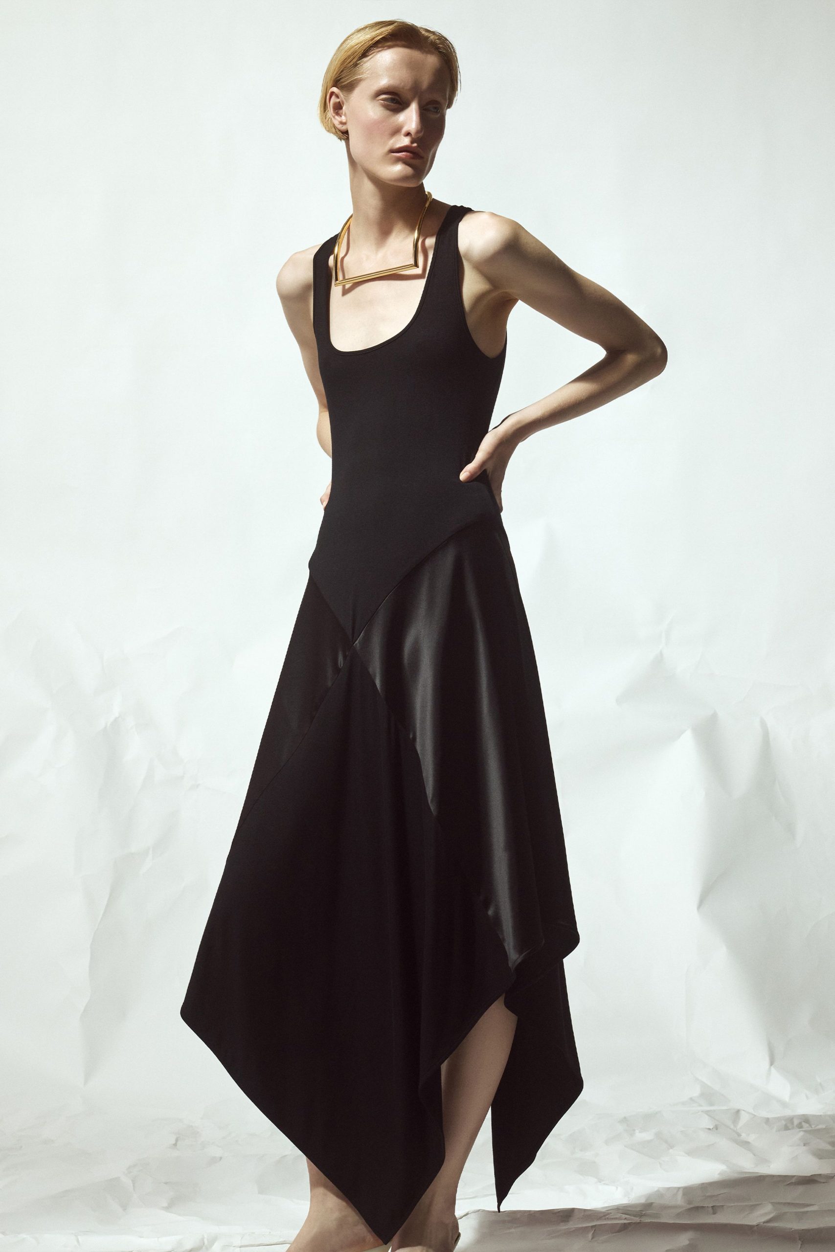 black fitted sleeveless dress