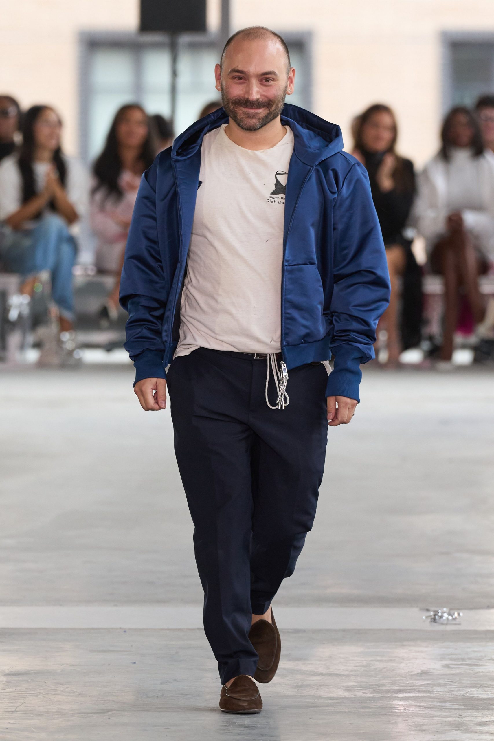 blue hoodie white t-shirt relaxed pants