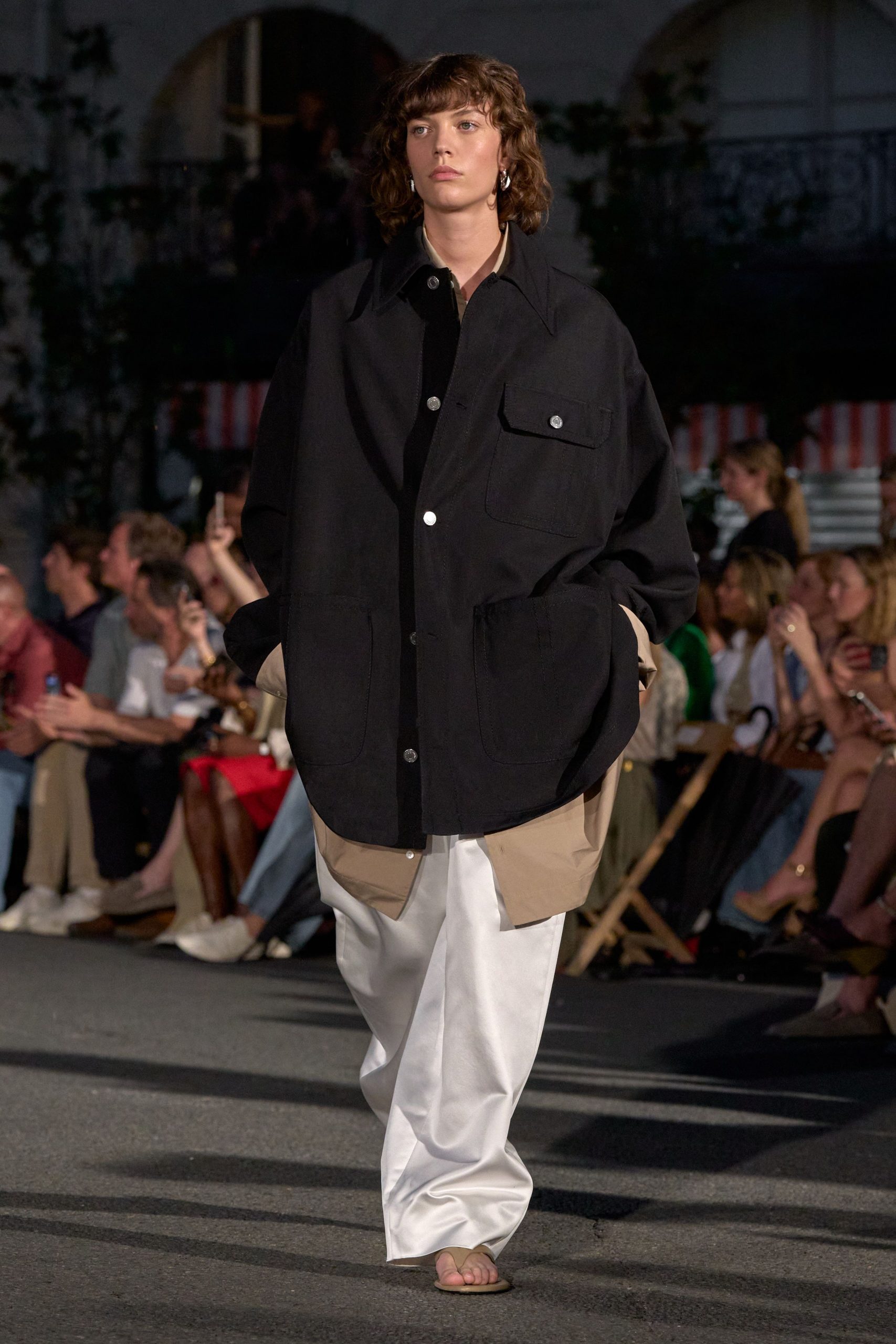 black cotton long-sleeve collared oversized buttoned pockets jacket