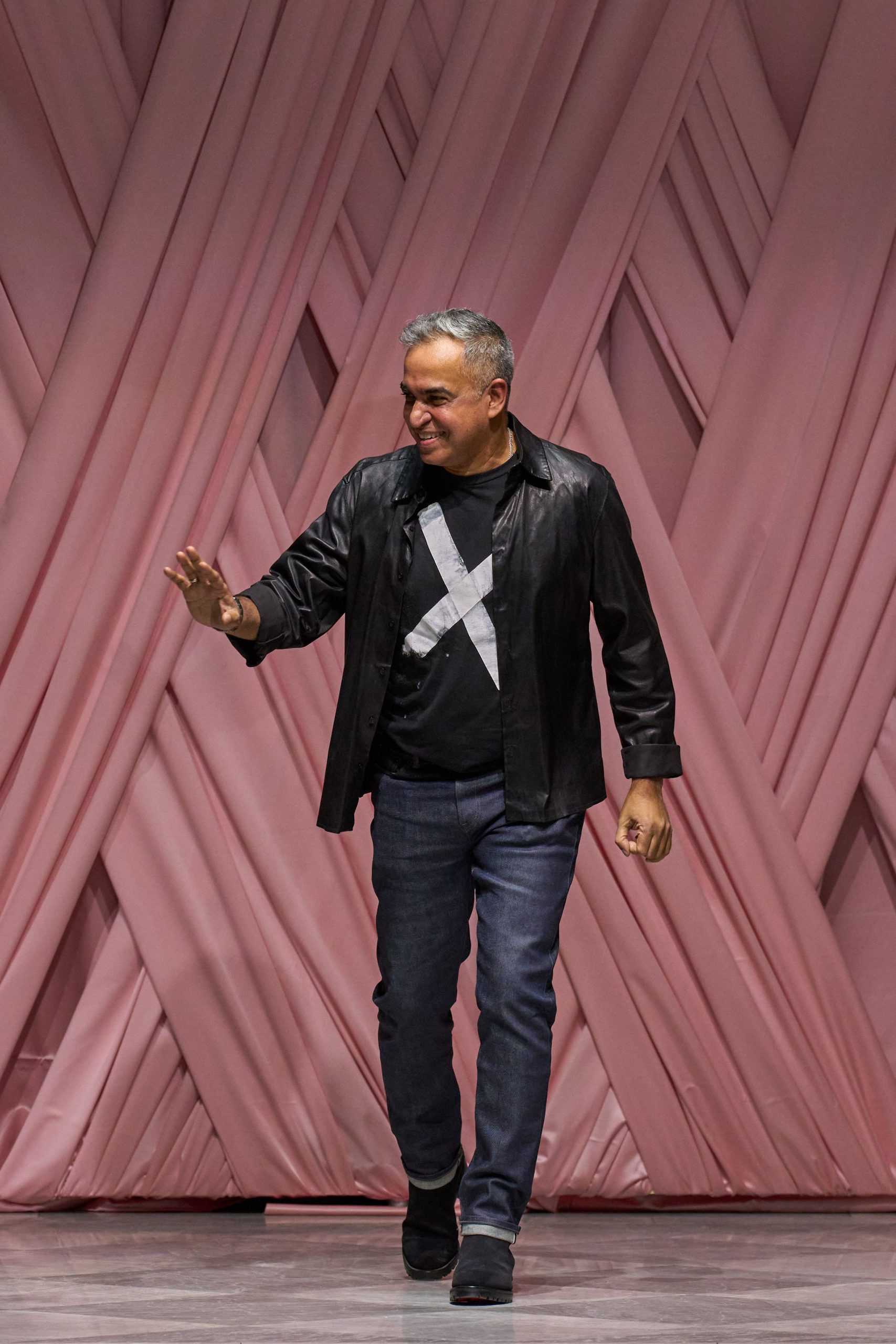 black leather jacket with t-shirt