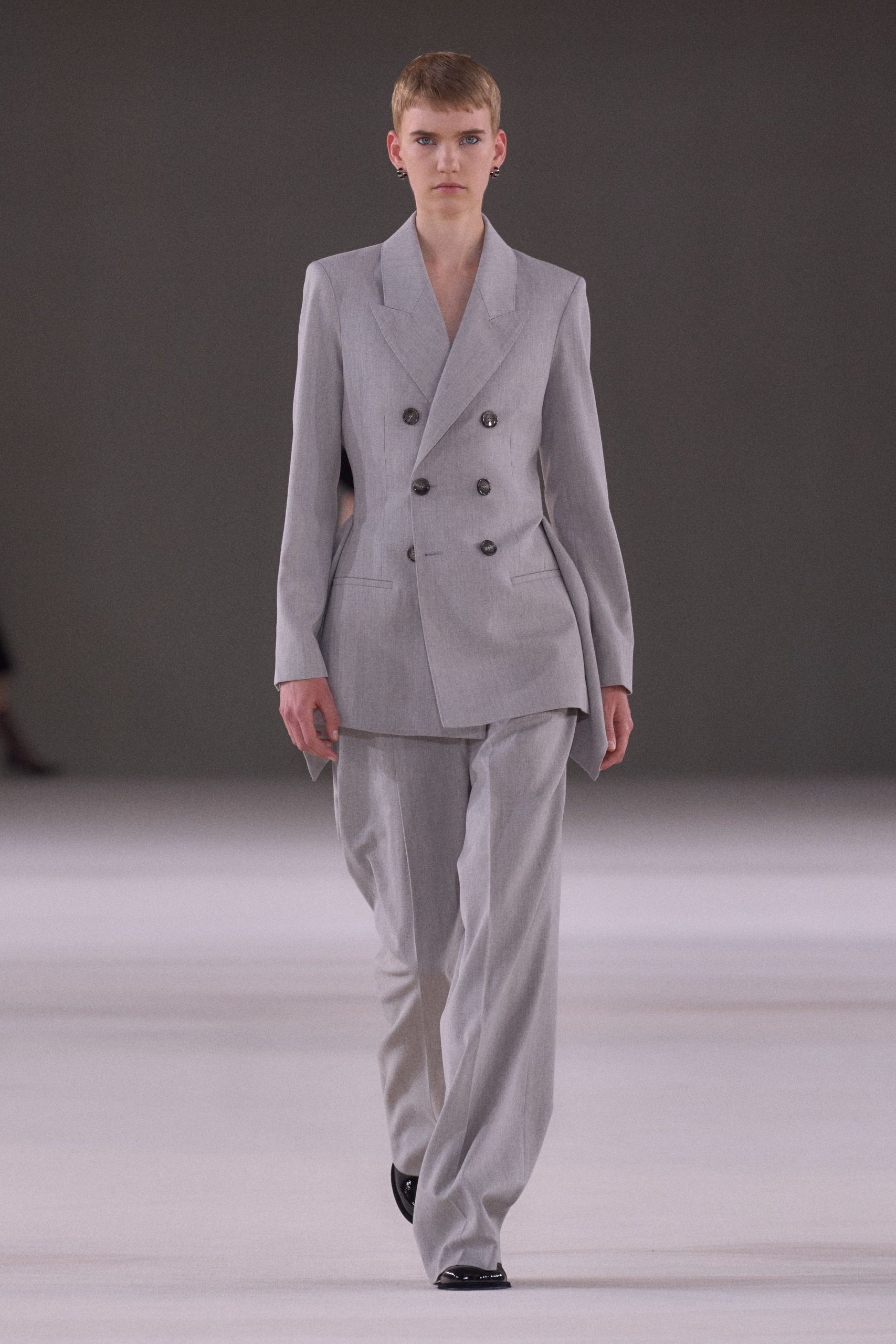 AMI PARIS S/S 24 Menswear Look 304