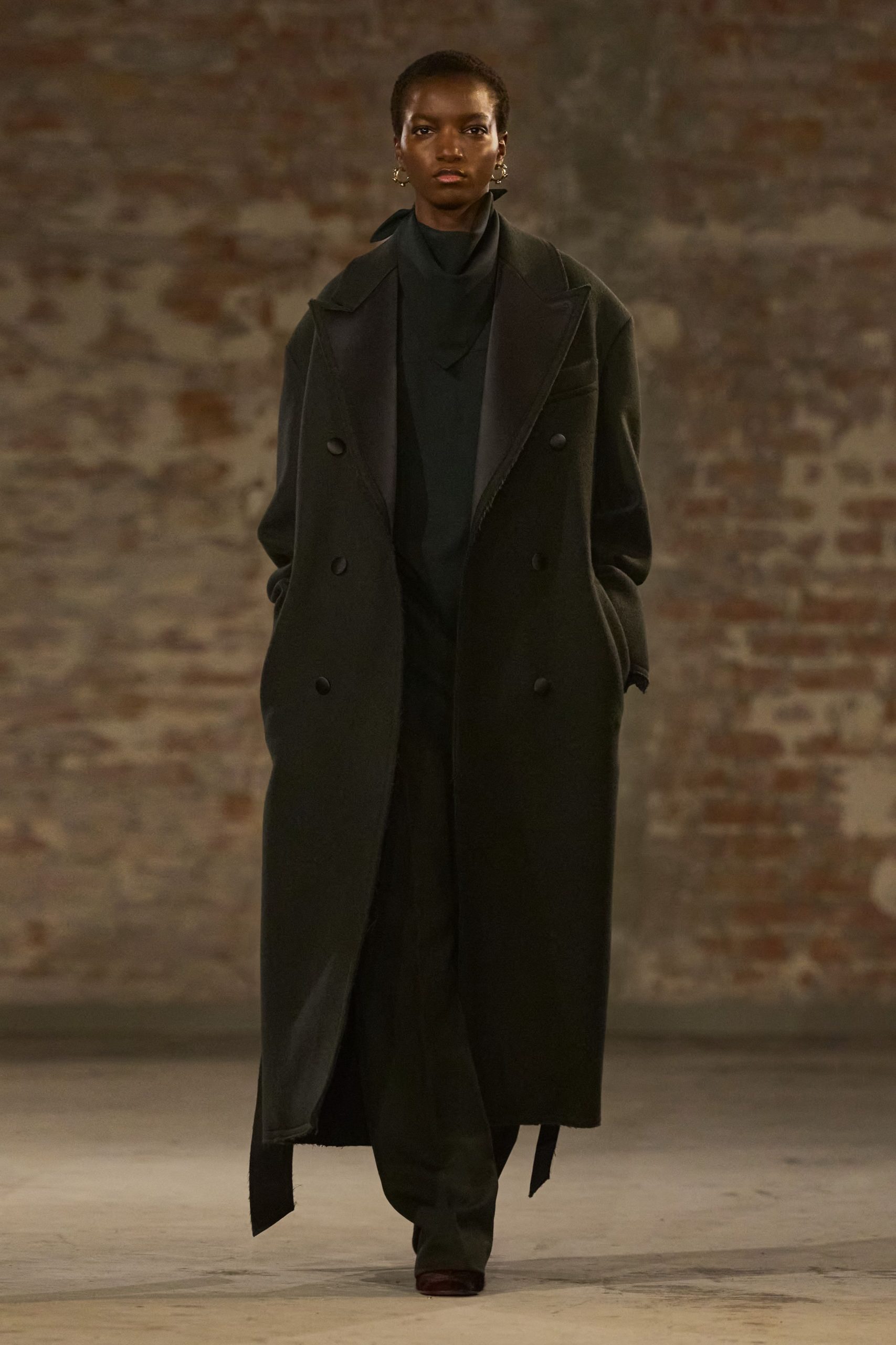 black oversized coat with fitted top