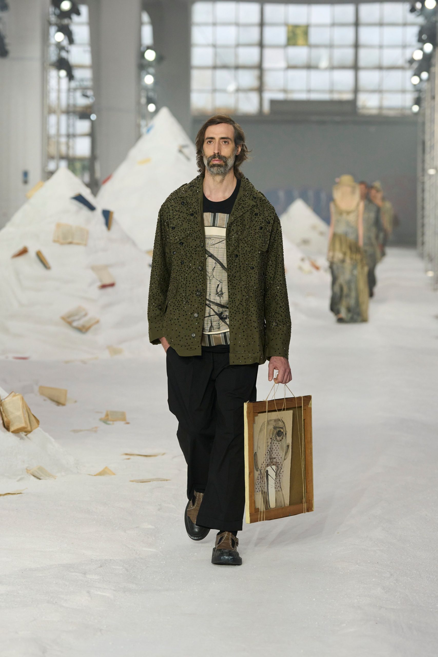 green relaxed jacket with printed shirt