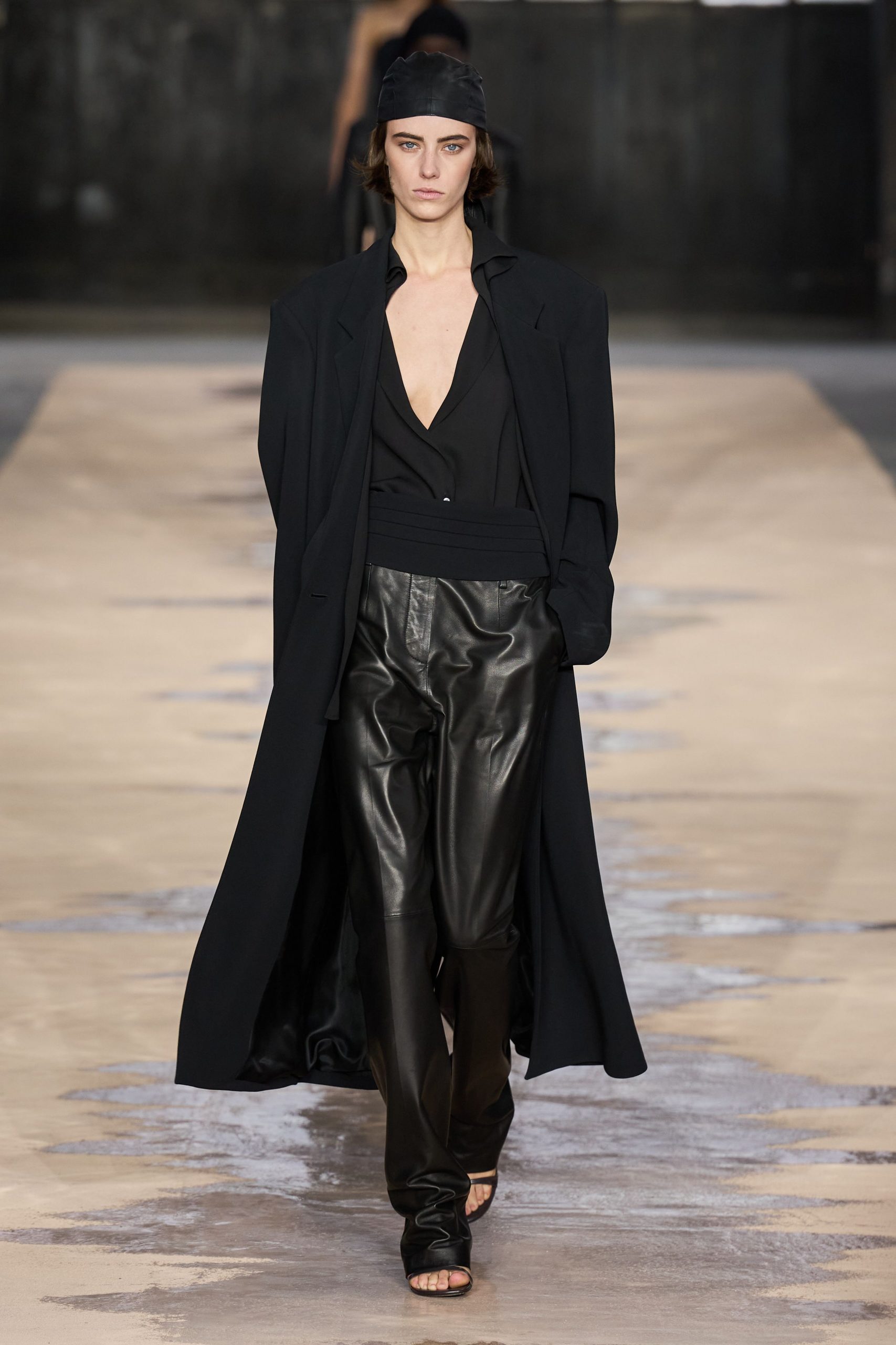 black silk long-sleeve v-neck fitted shirt