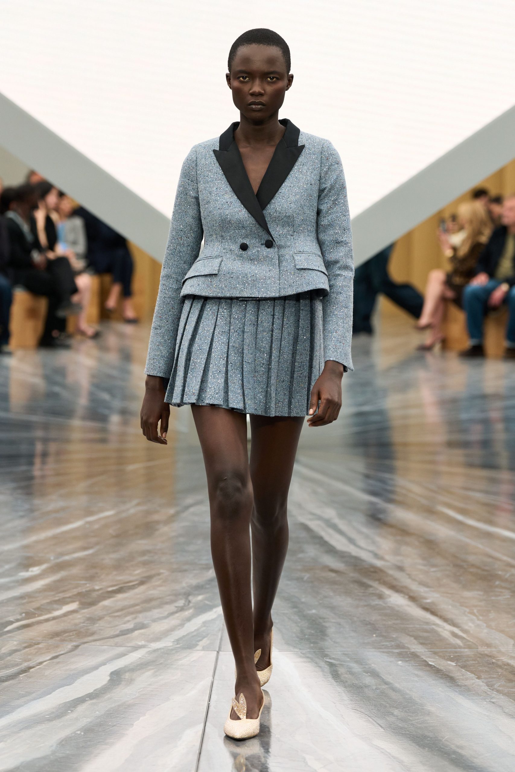 blue tweed long-sleeve collared tailored pleated blazer