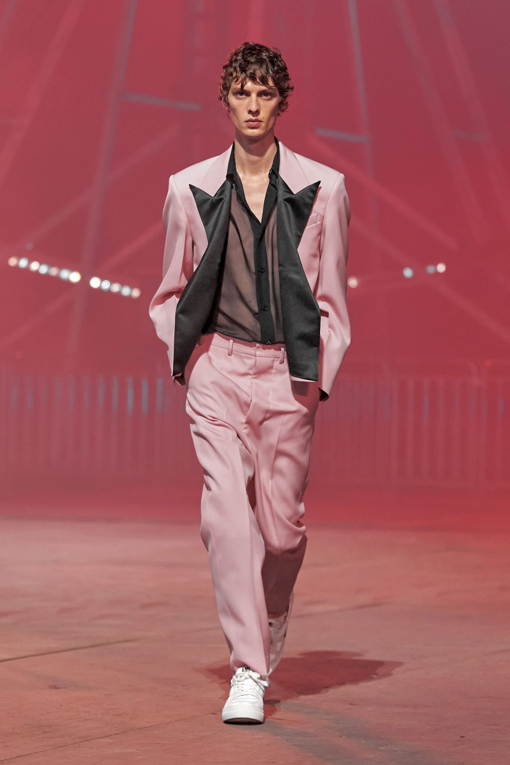 AMI PARIS S/S 22 Menswear Look 95