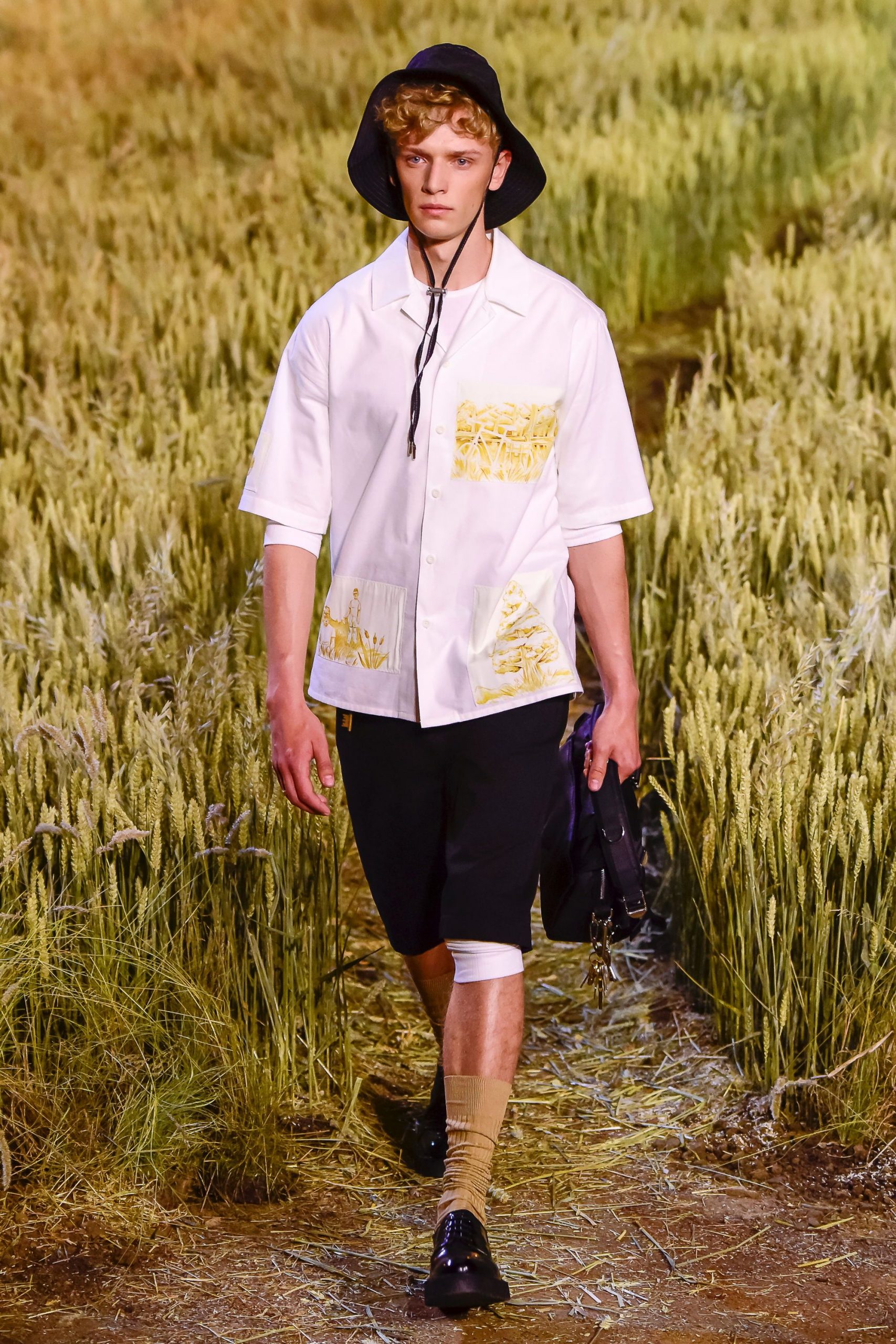 AMI PARIS S/S 19 Menswear Look 155