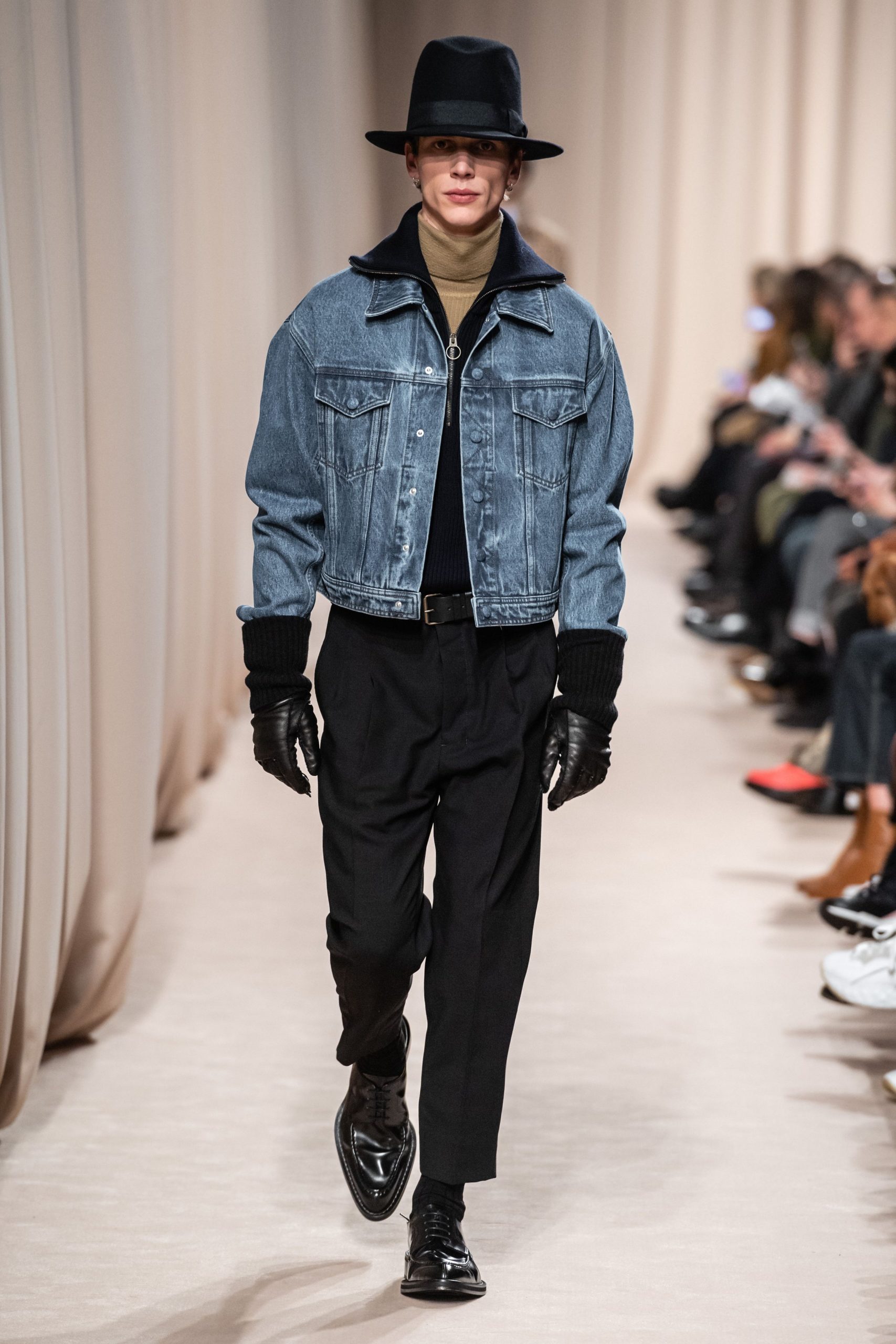 AMI PARIS F/W 19 Menswear Look 237