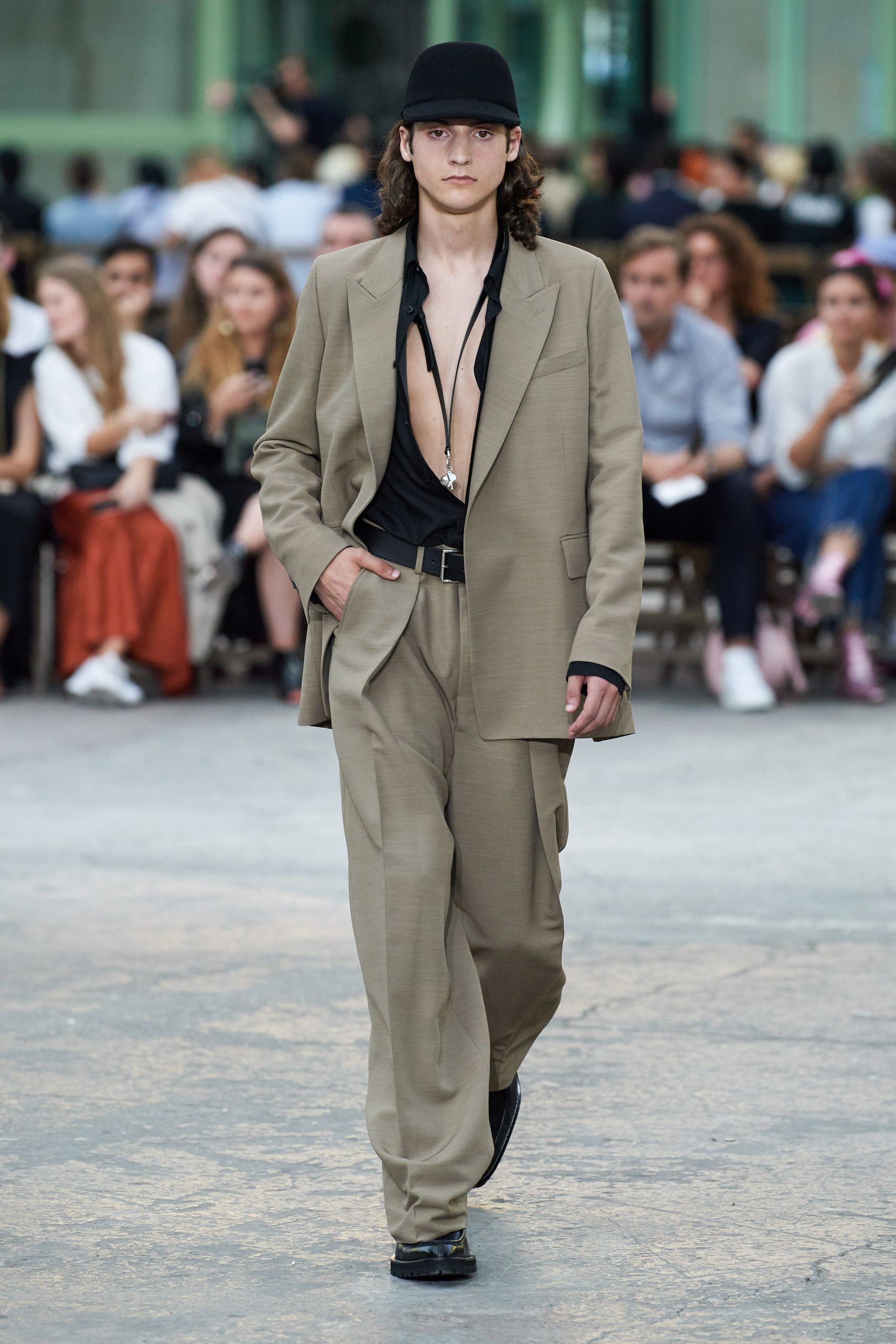 AMI PARIS S/S 20 Menswear Look 151