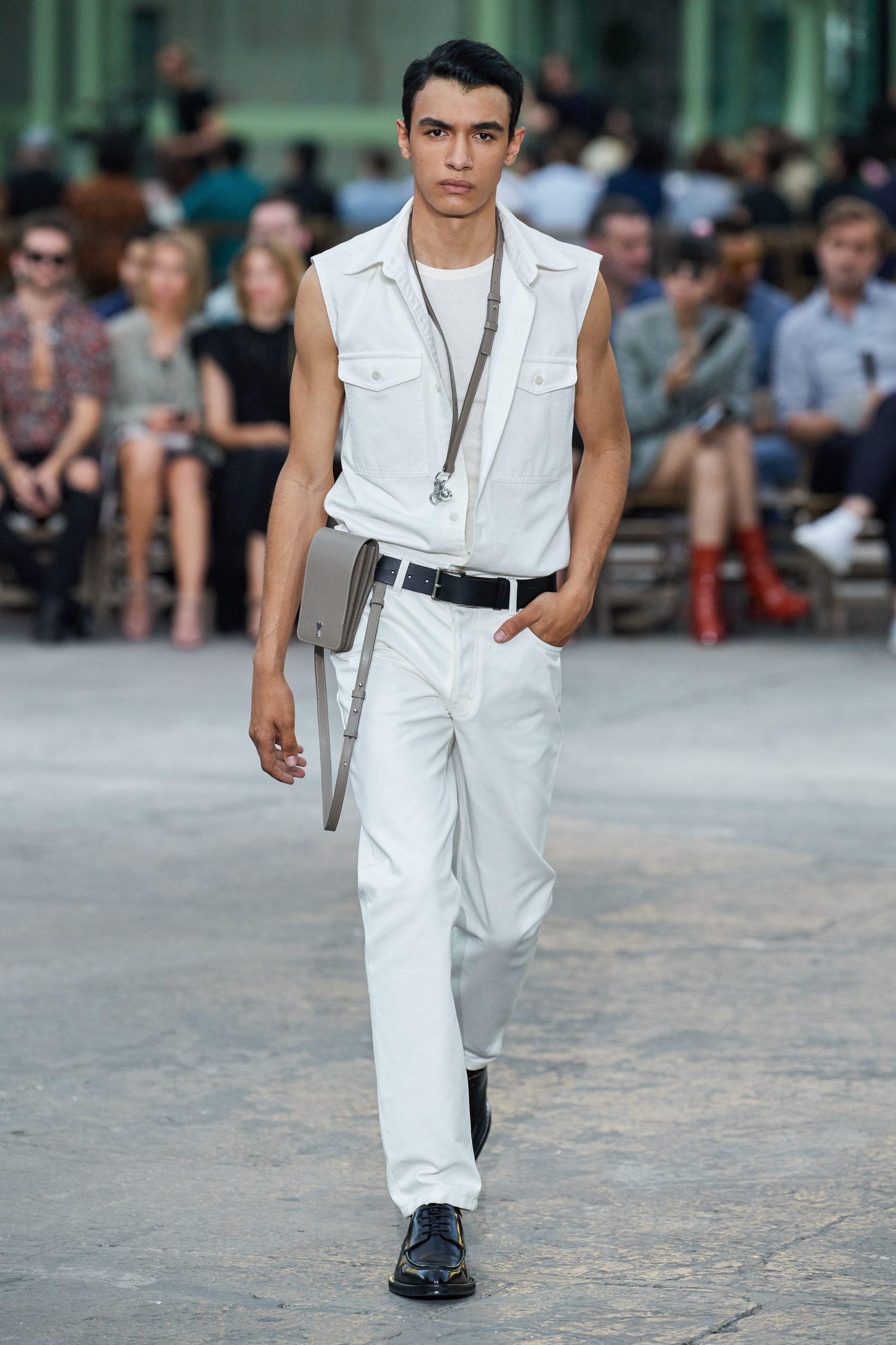 AMI PARIS S/S 20 Menswear Look 331