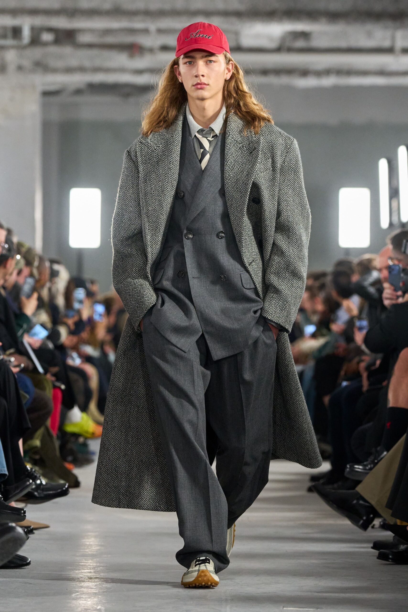gray wool long-sleeve double-breasted relaxed textured coat