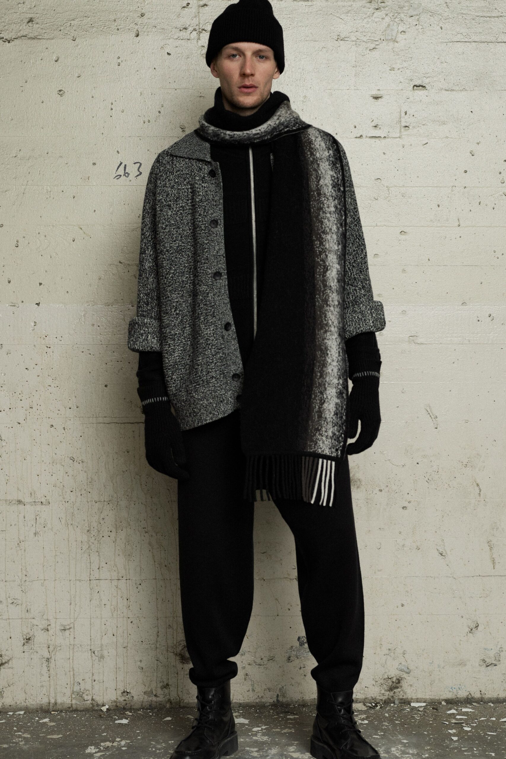 gray wool long-sleeve collared relaxed buttoned jacket