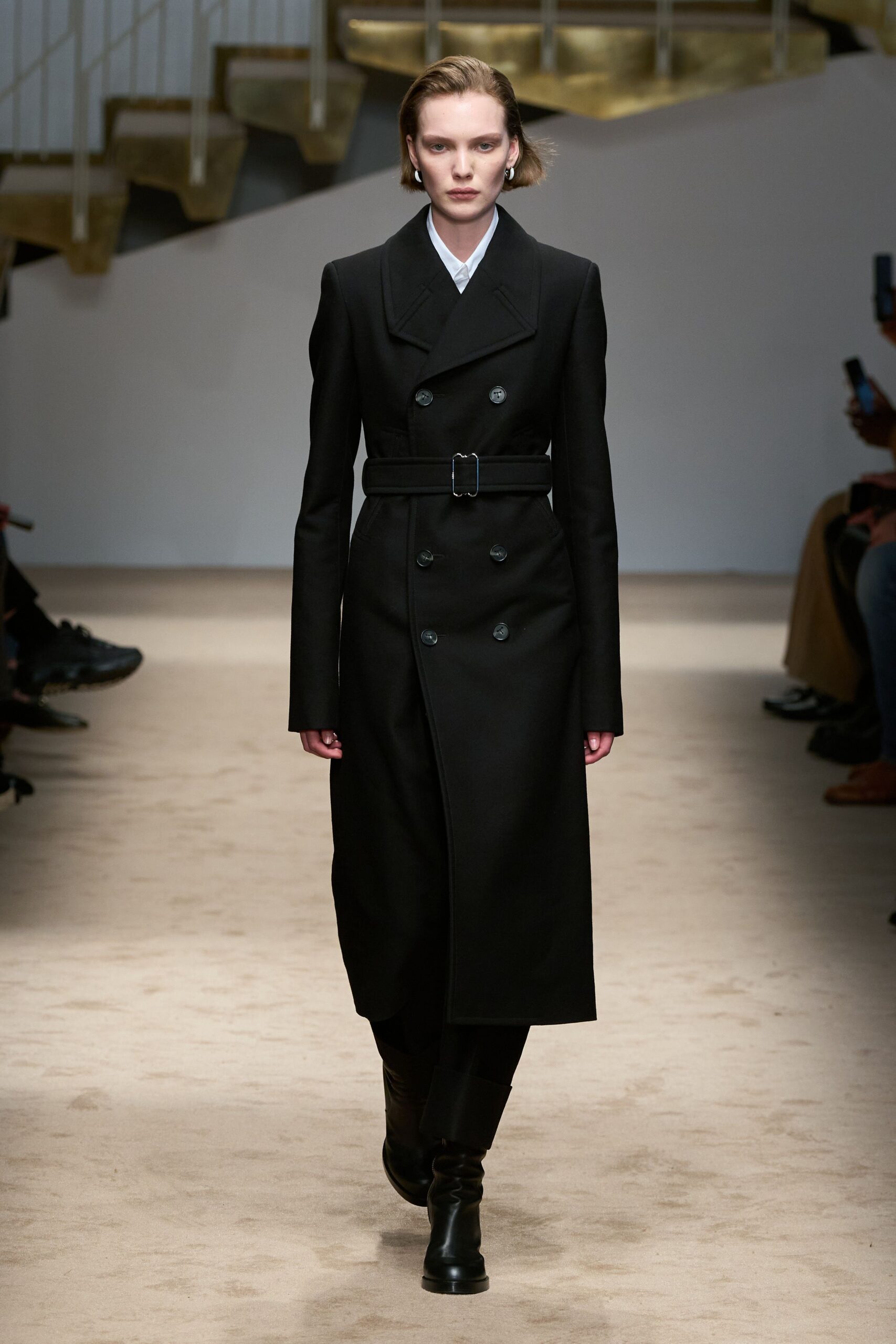 black wool long-sleeve collared tailored belted coat