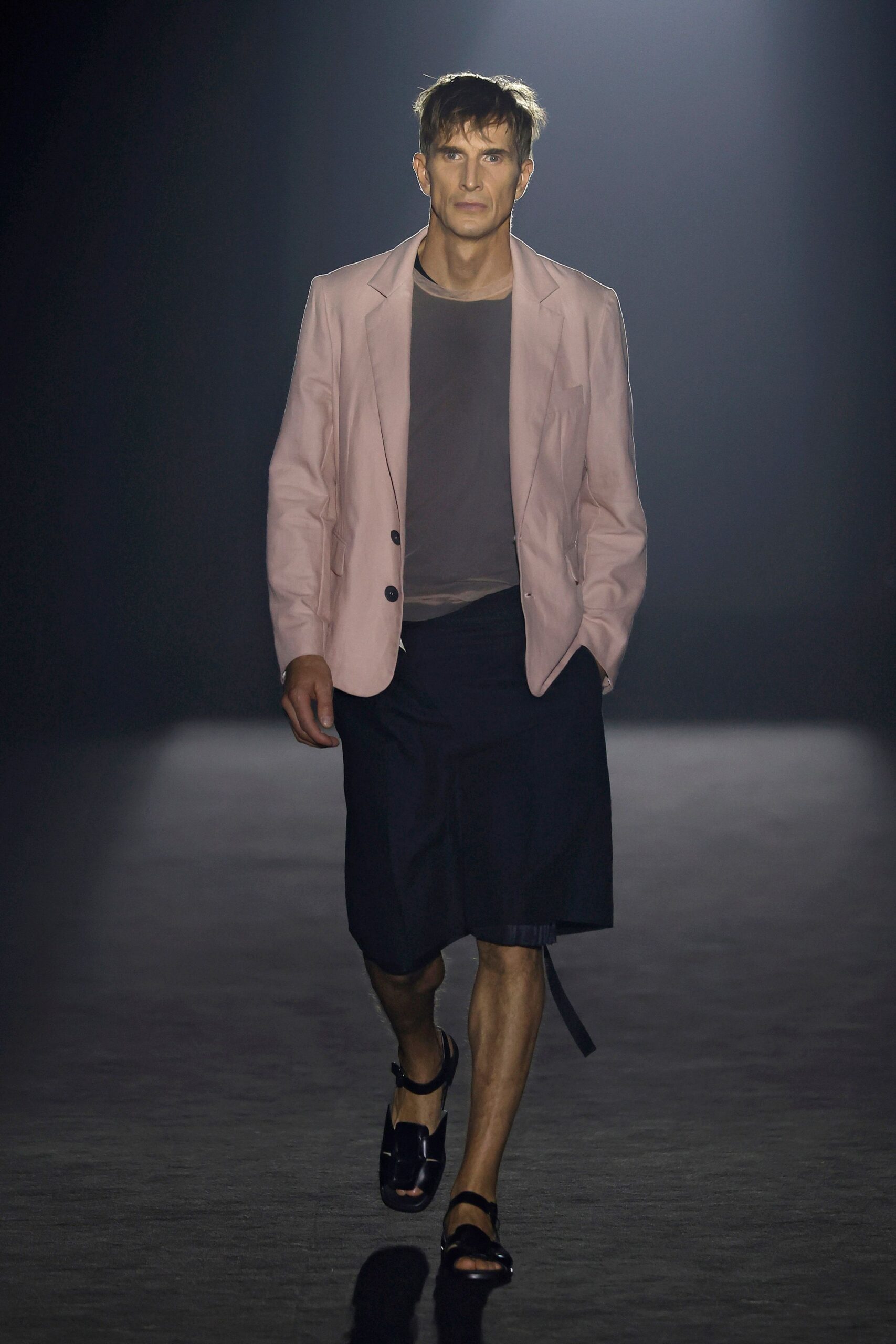 pink tailored blazer with gray t-shirt