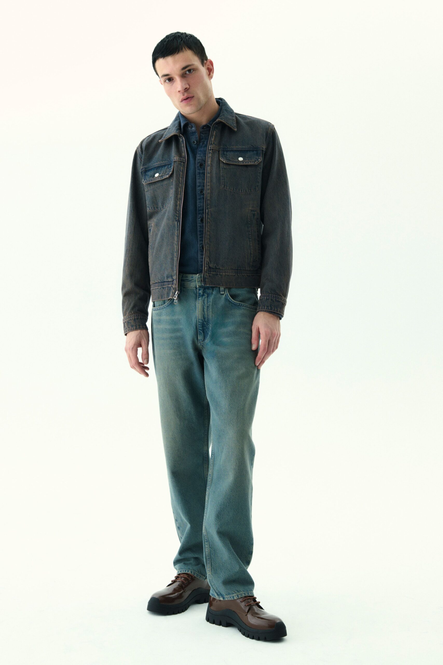 brown denim long-sleeve collared relaxed buttoned jacket