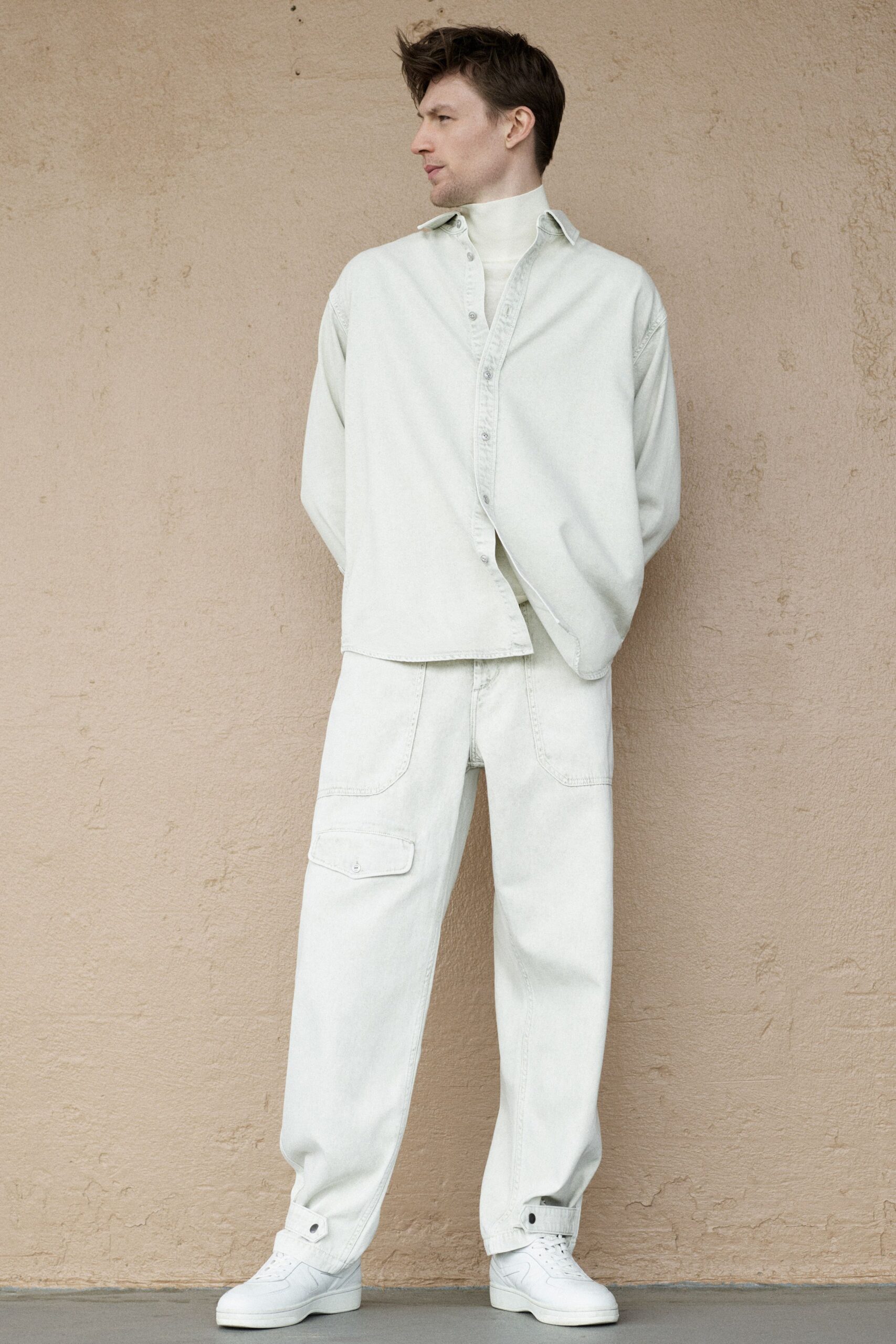 white cotton relaxed cargo pants