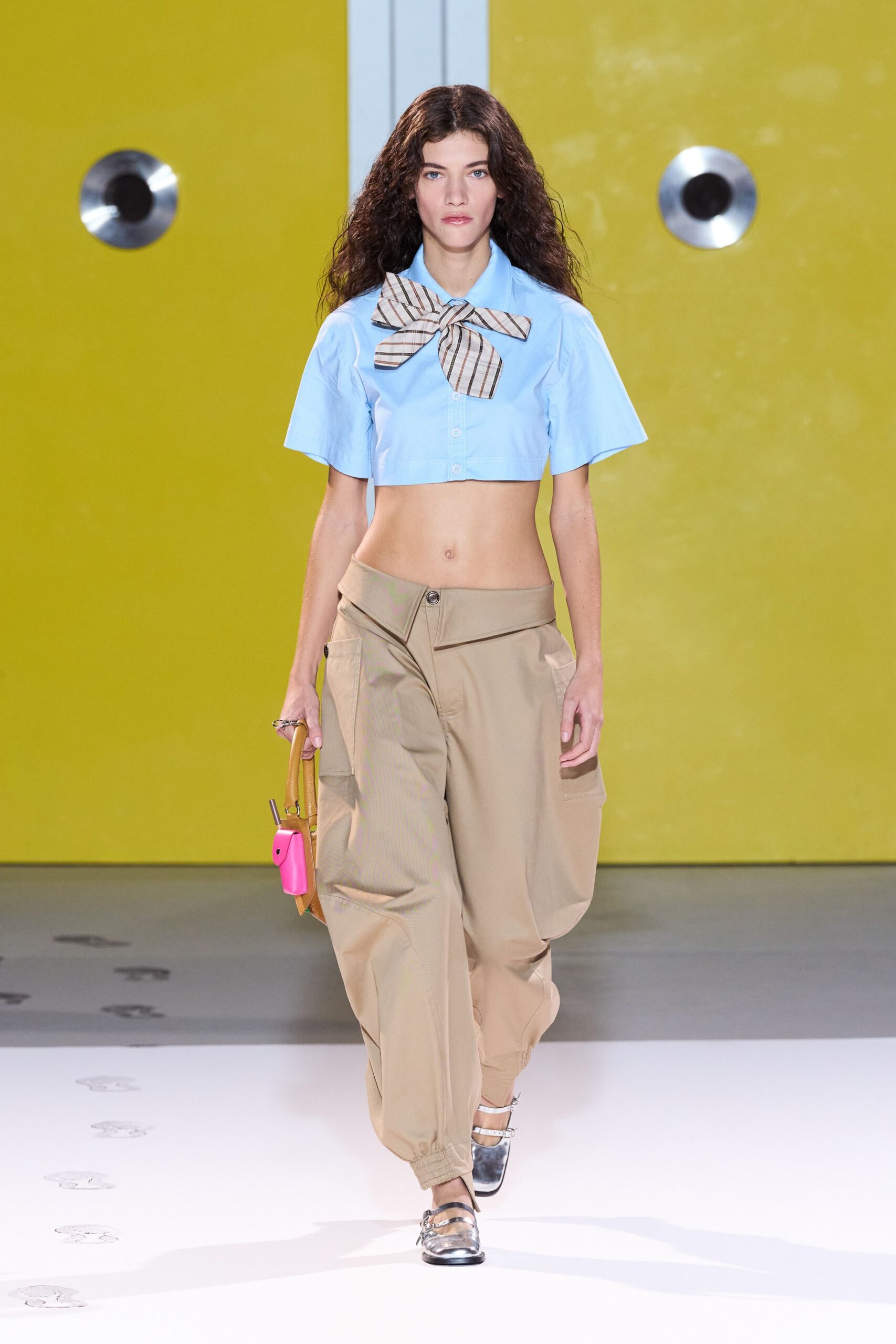 blue fitted top beige relaxed pants