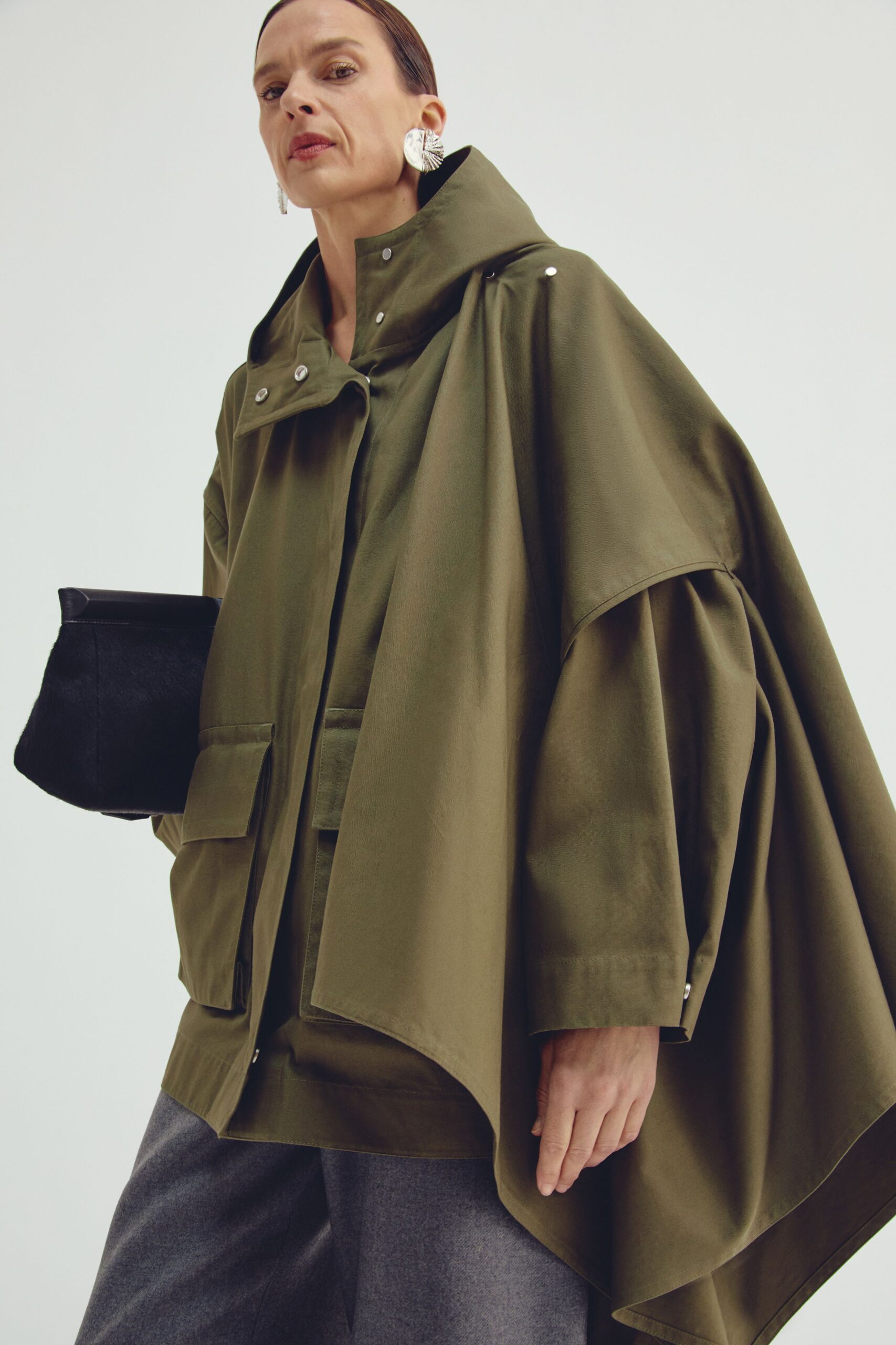 green cotton long-sleeve hooded relaxed zippered cape