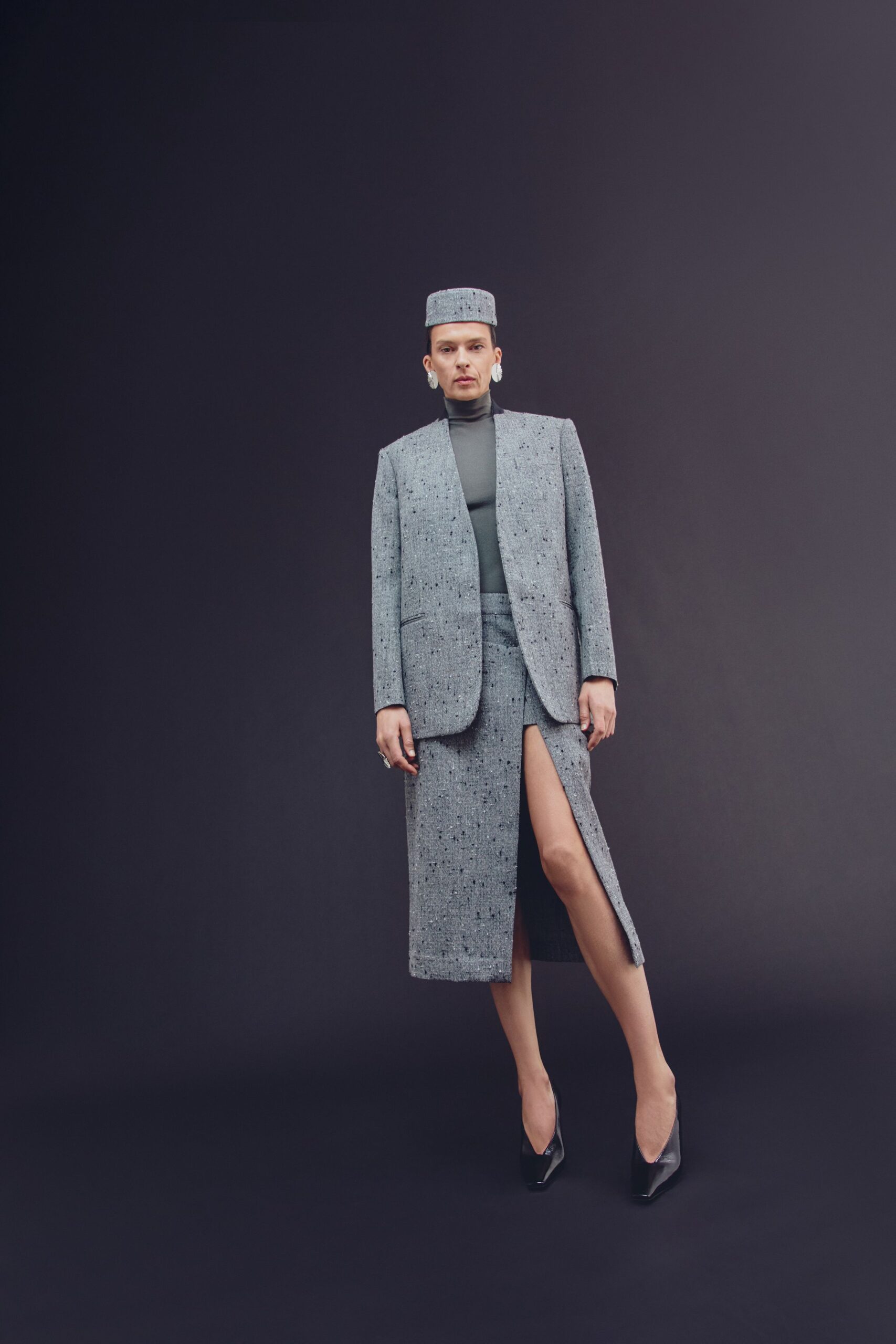 gray tweed long-sleeve collared structured buttoned blazer