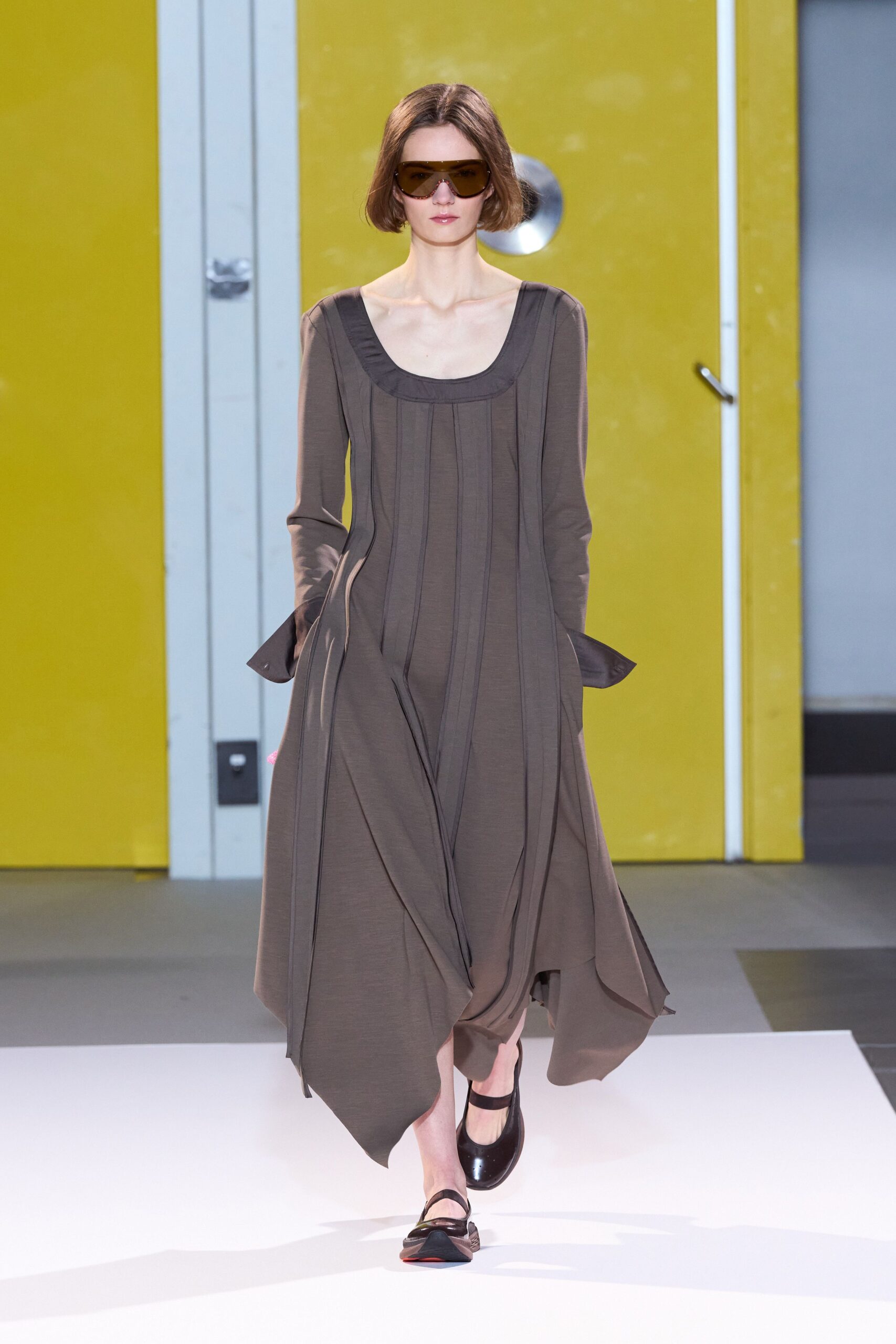 gray cotton long-sleeve scoop-neck relaxed pleated midi dress