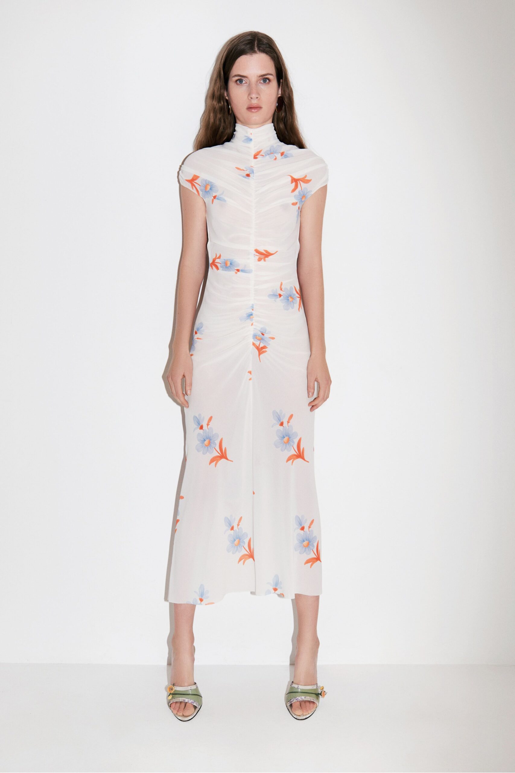 white silk short-sleeve collared fitted floral ruched dress