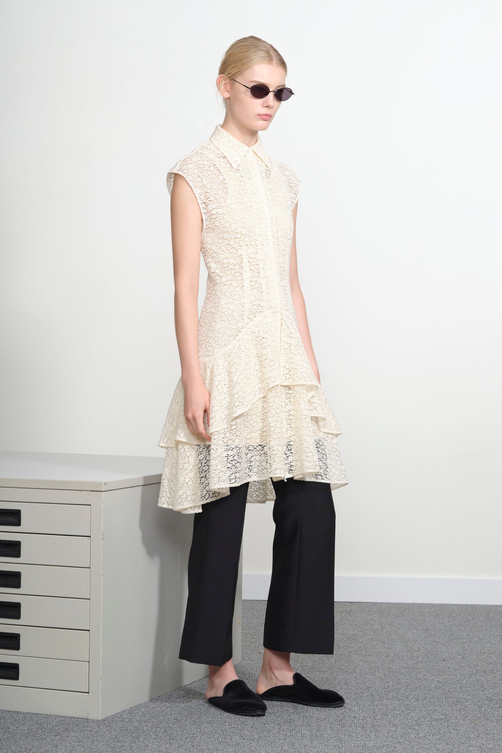 ivory lace sleeveless collared fitted tiered midi dress