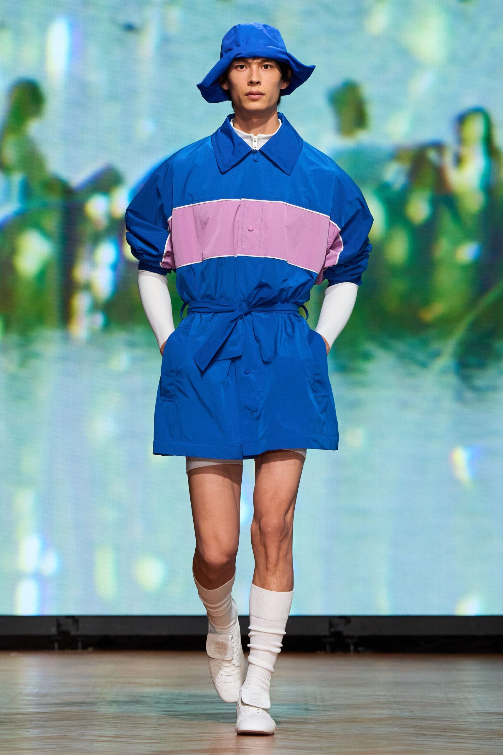 blue cotton long-sleeve collared relaxed color-blocked short jacket