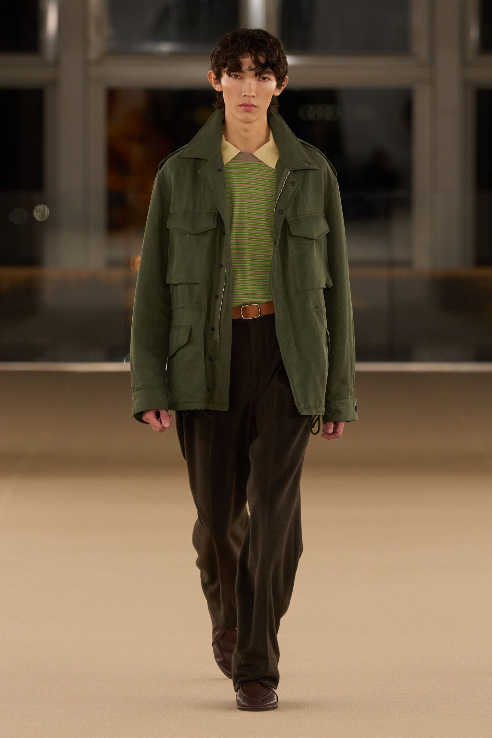 green cotton long-sleeve collared relaxed buttoned pockets jacket