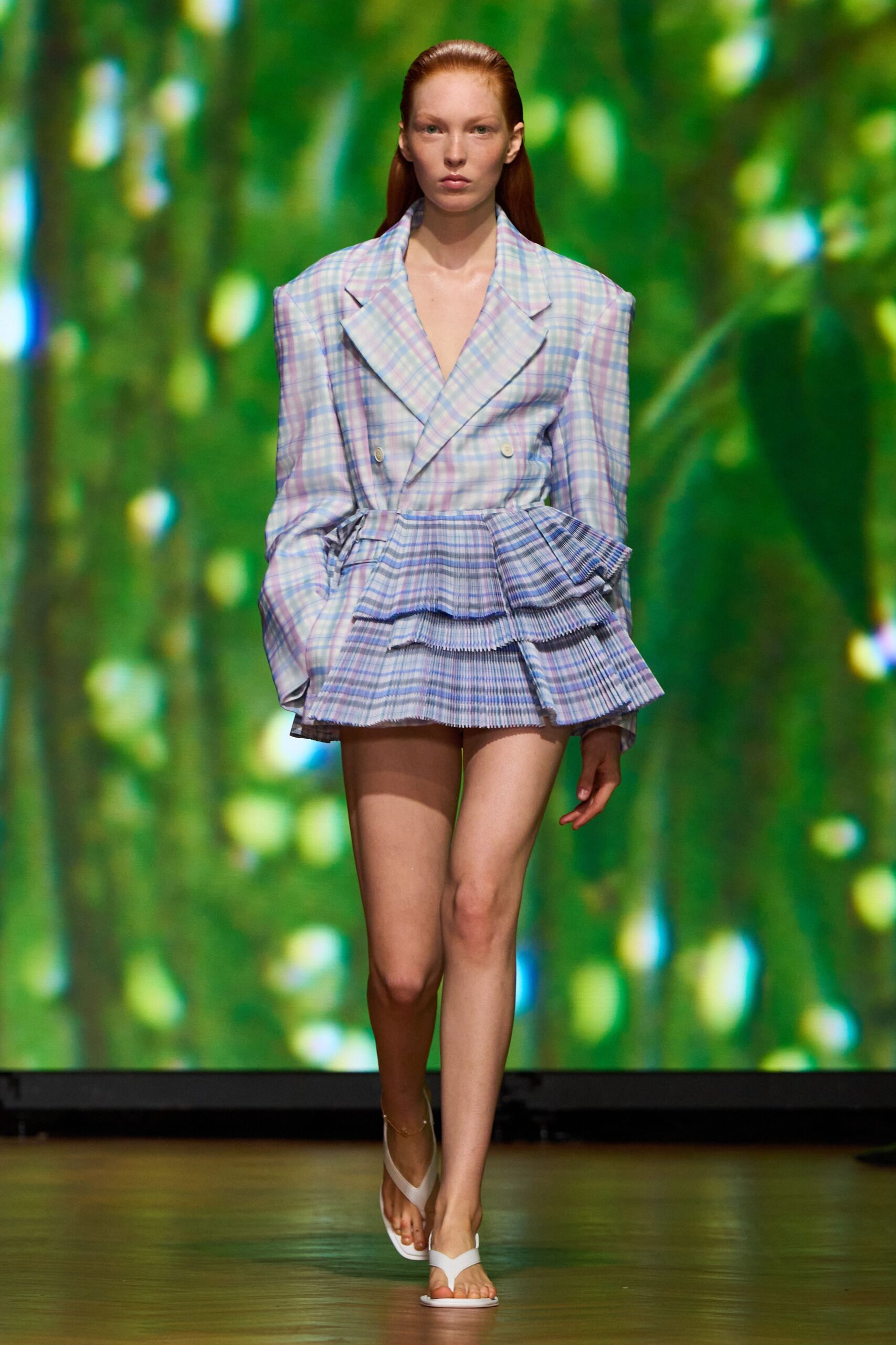 blue cotton long-sleeve v-neck structured pleated short blazer