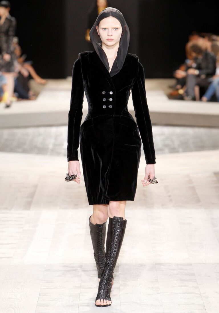 Givenchy Fall 2009 Couture