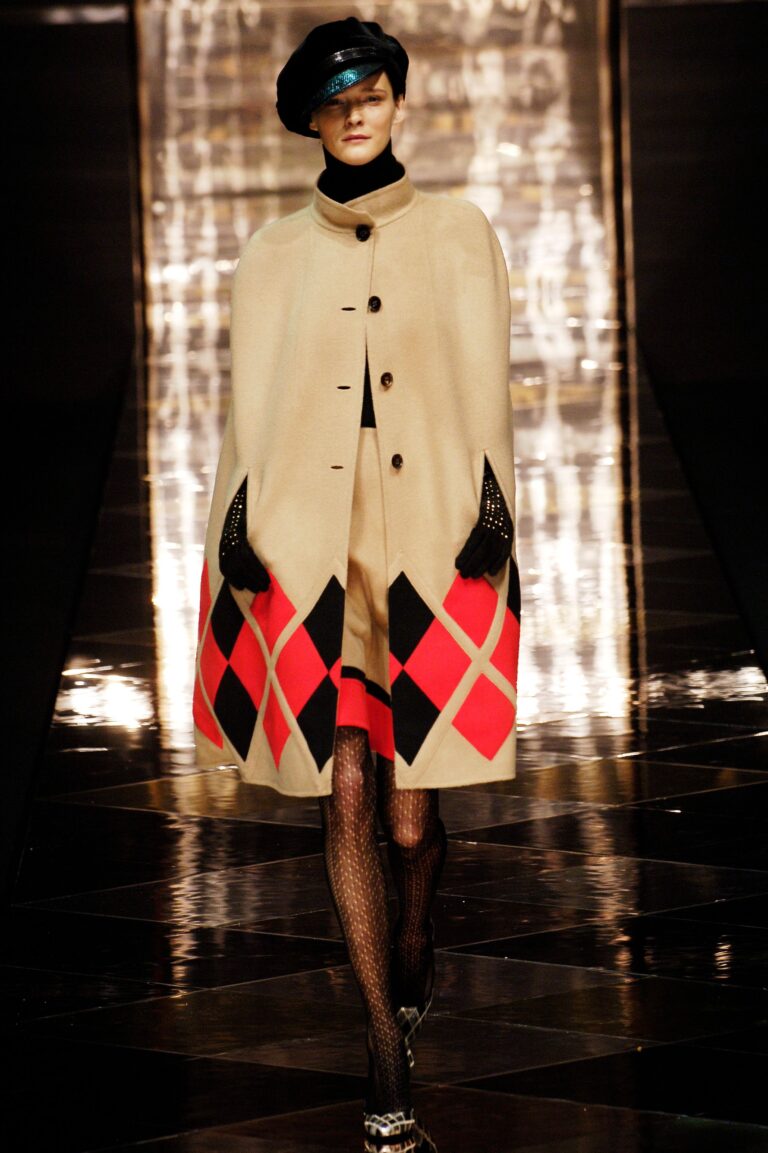 Valentino Fall 2005 Ready-to-Wear