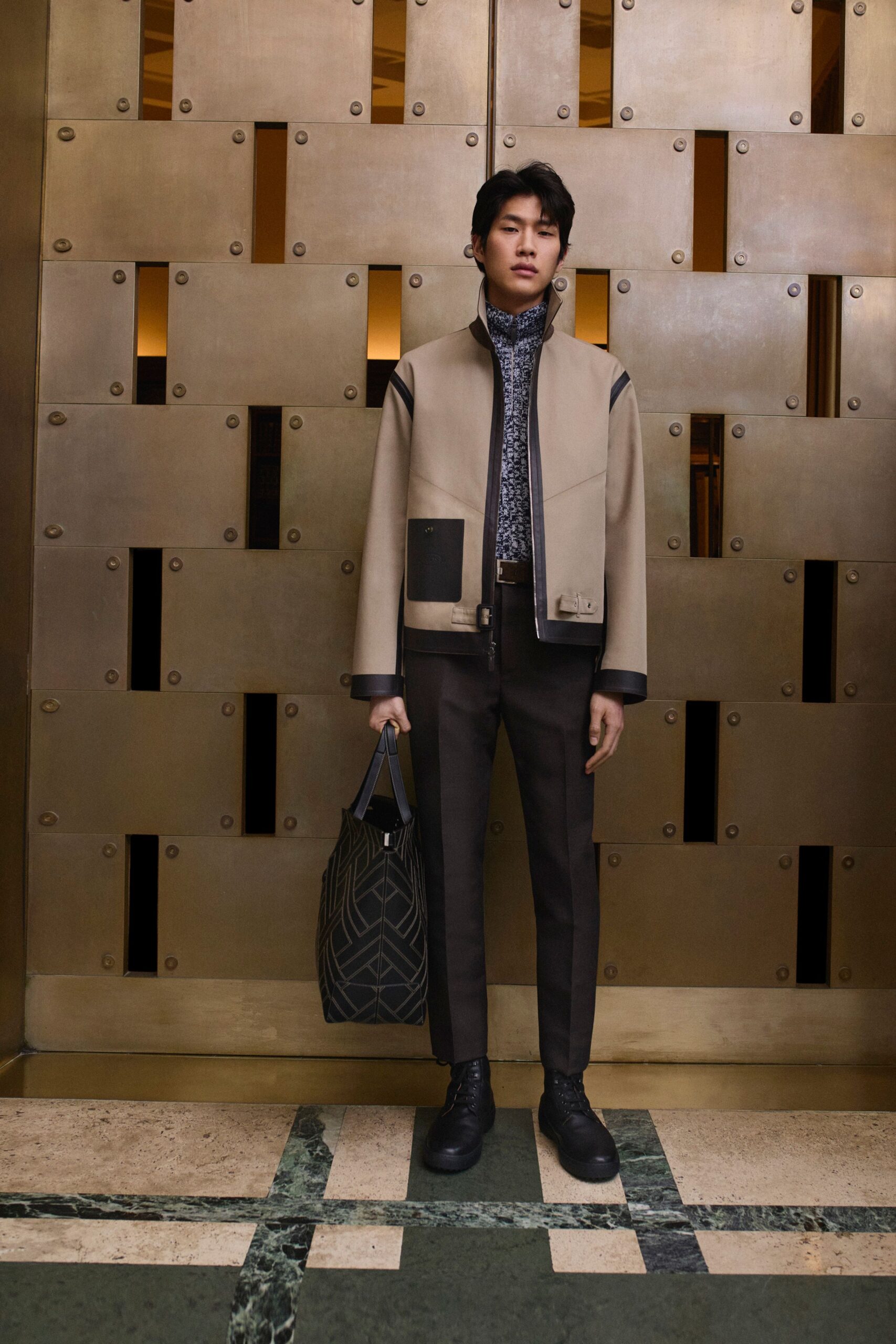 beige cotton long-sleeve collared structured zippered jacket
