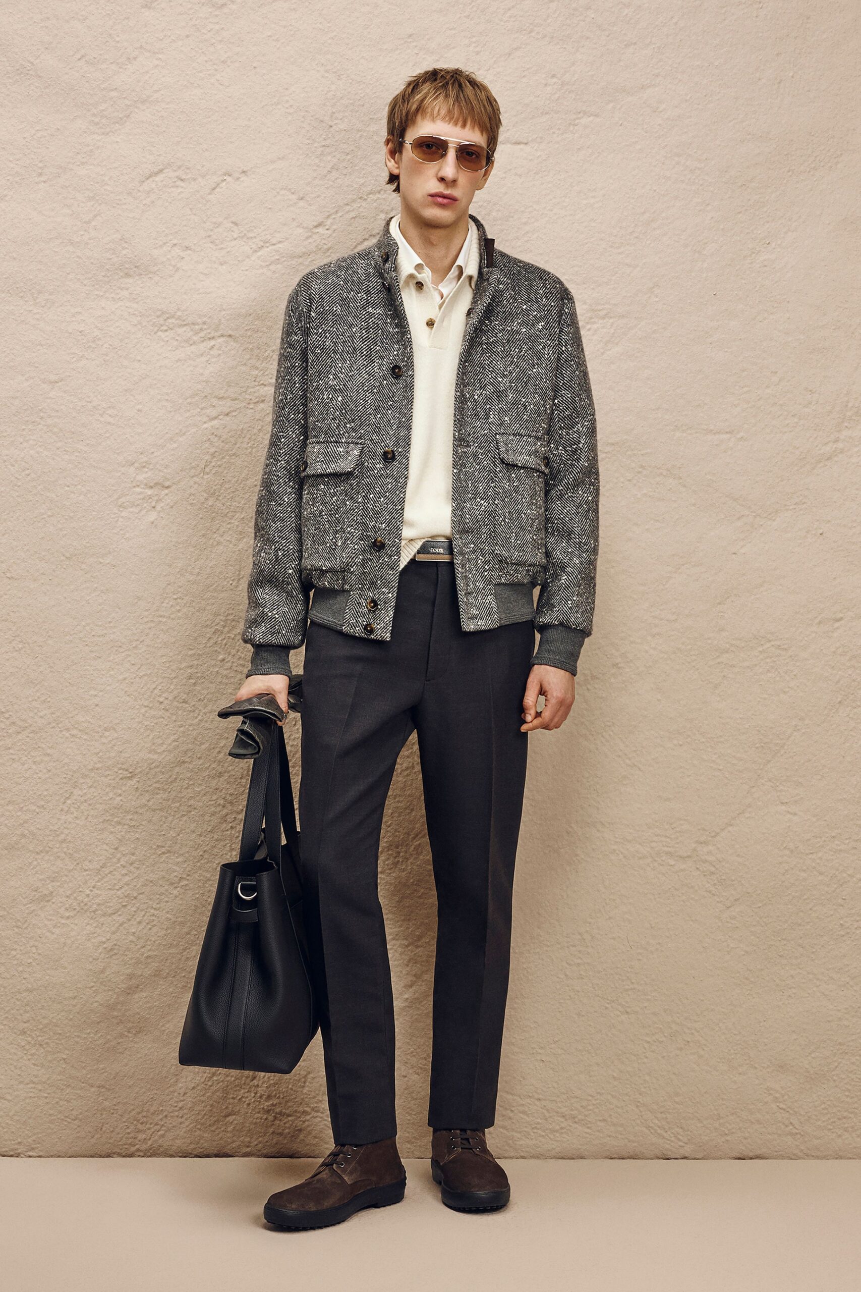 gray tweed long-sleeve collared relaxed buttoned jacket