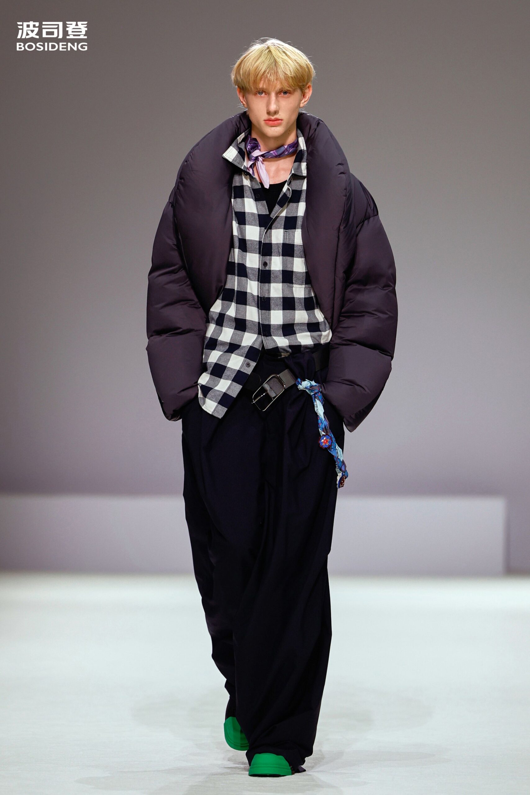 black jersey long-sleeve oversized padded jacket