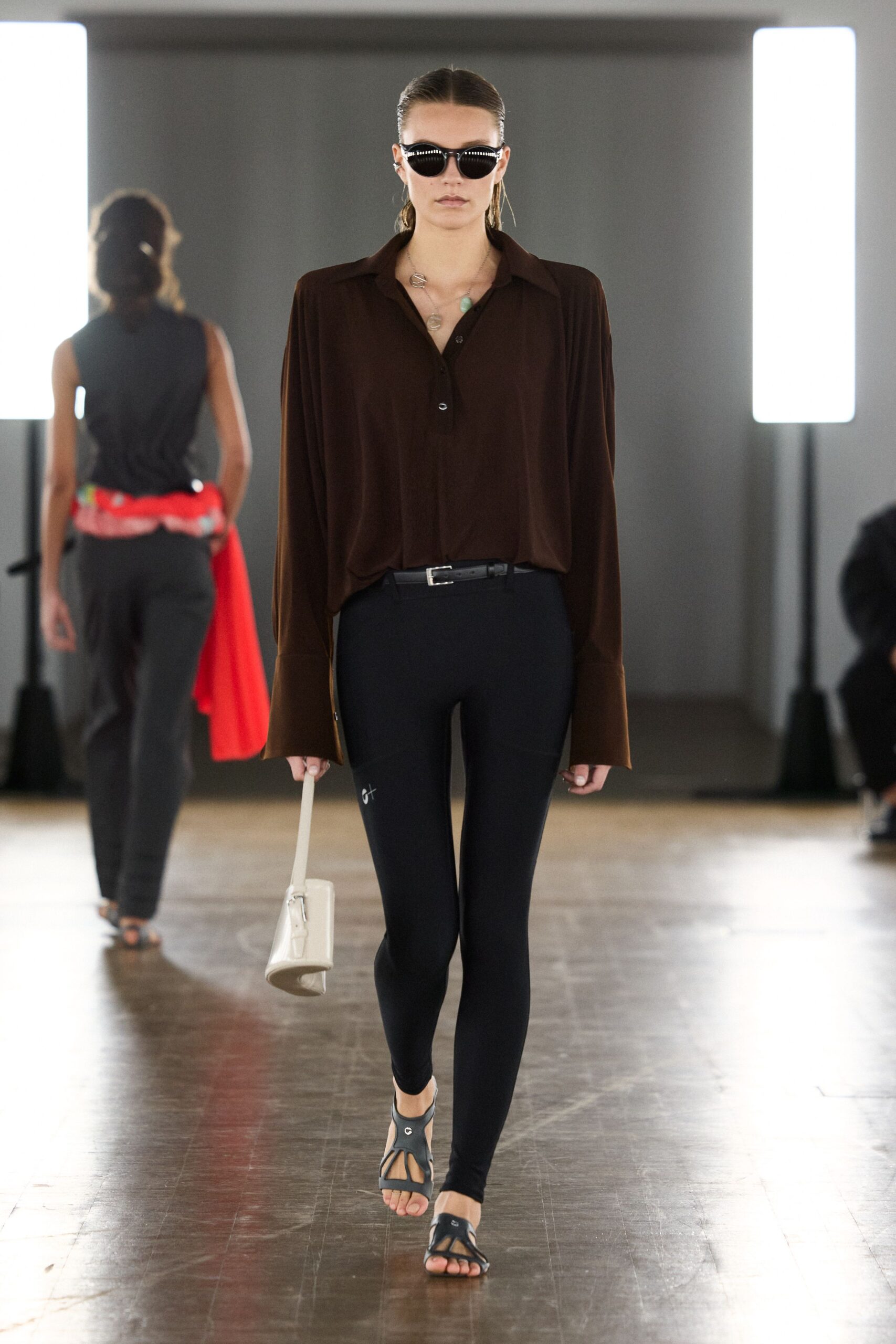 black cotton fitted leggings