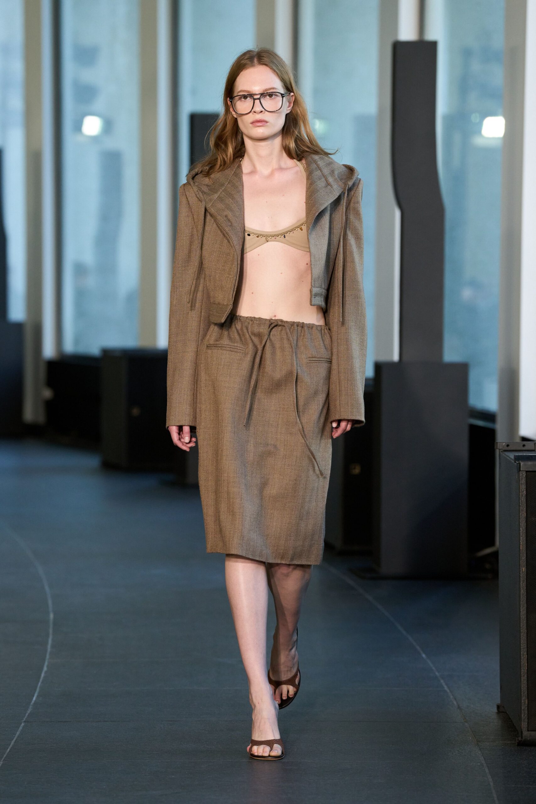 brown cotton fitted high-waisted belted skirt