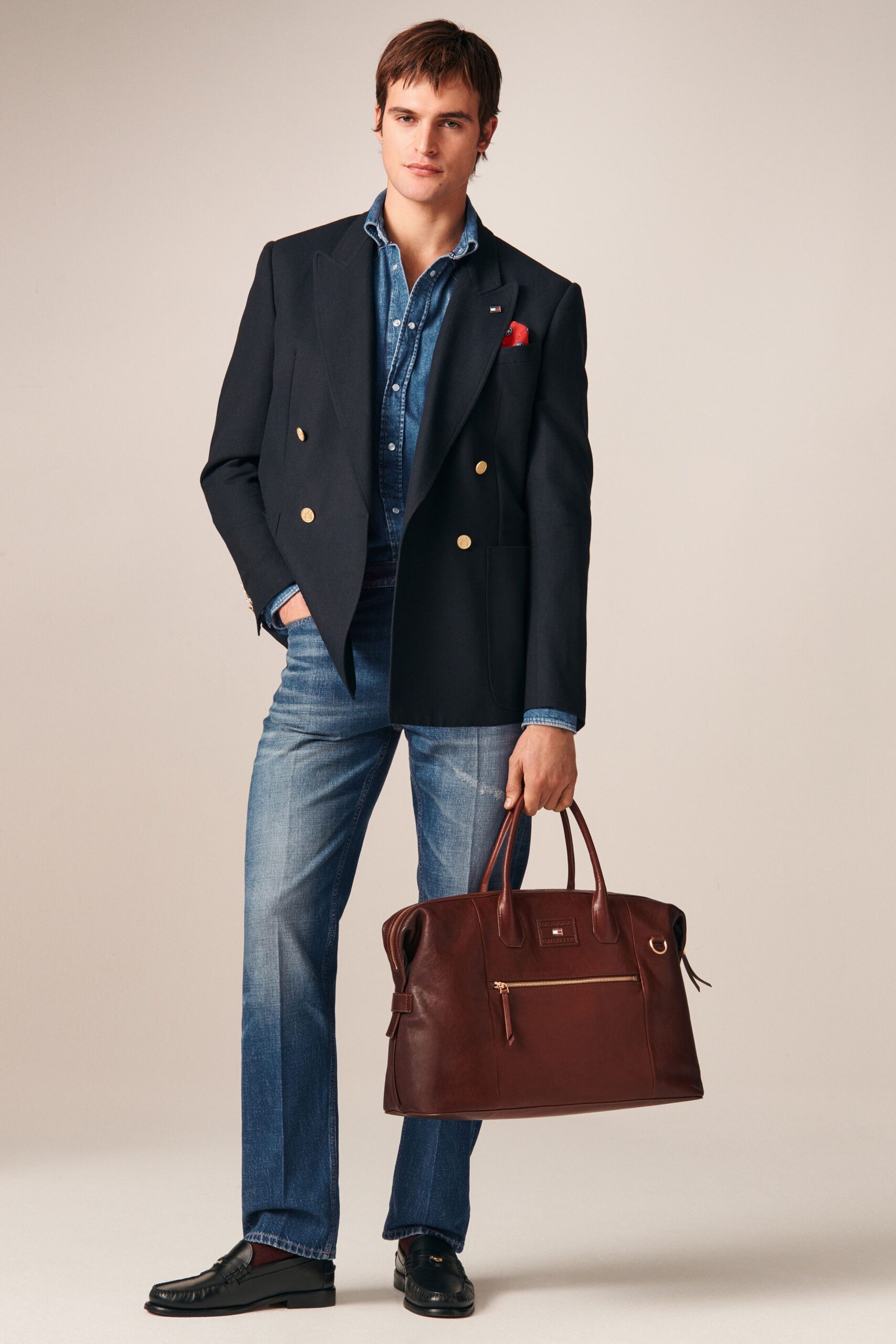 black blazer blue shirt denim pants