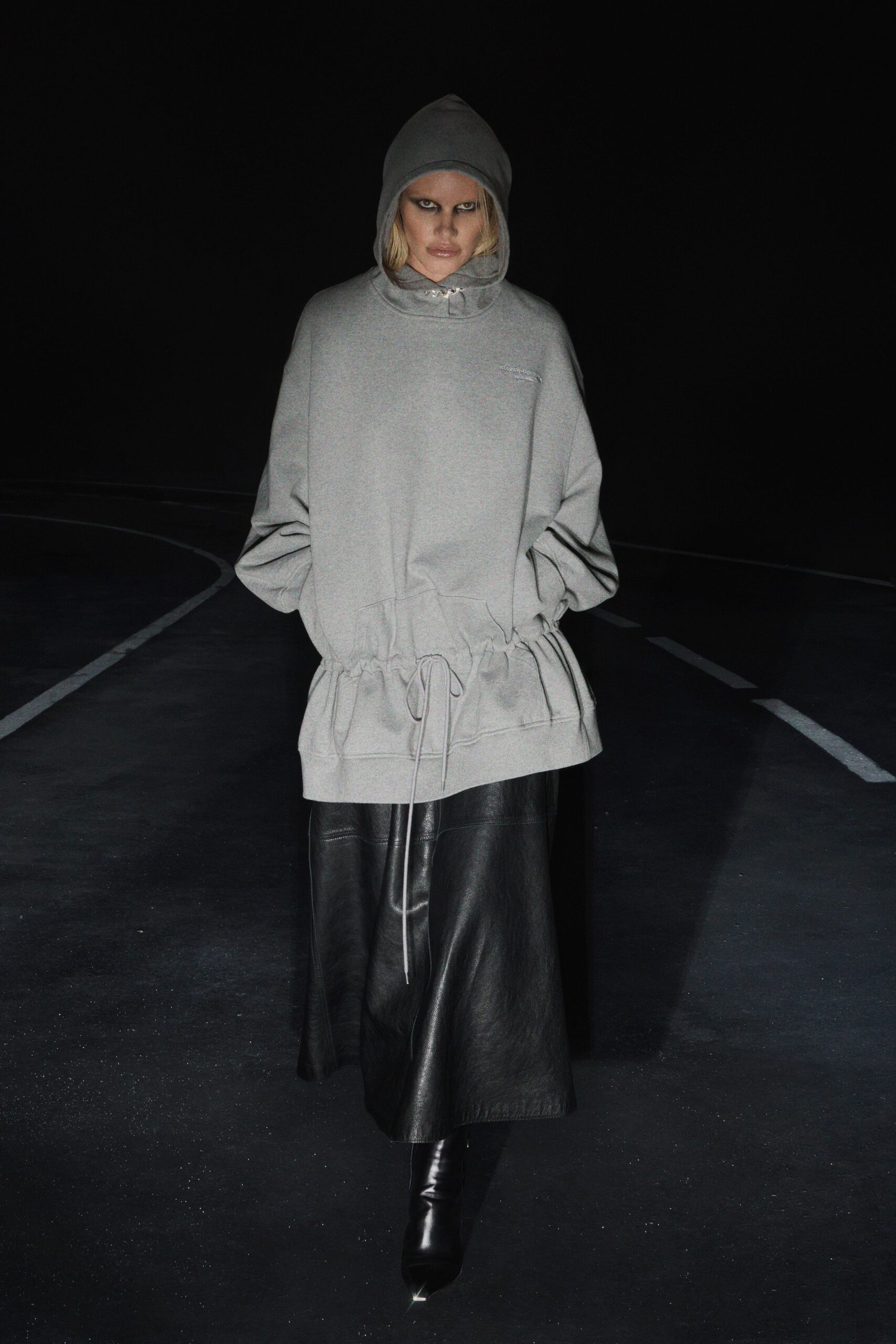 gray cotton long-sleeve hooded oversized zippered cropped hoodie