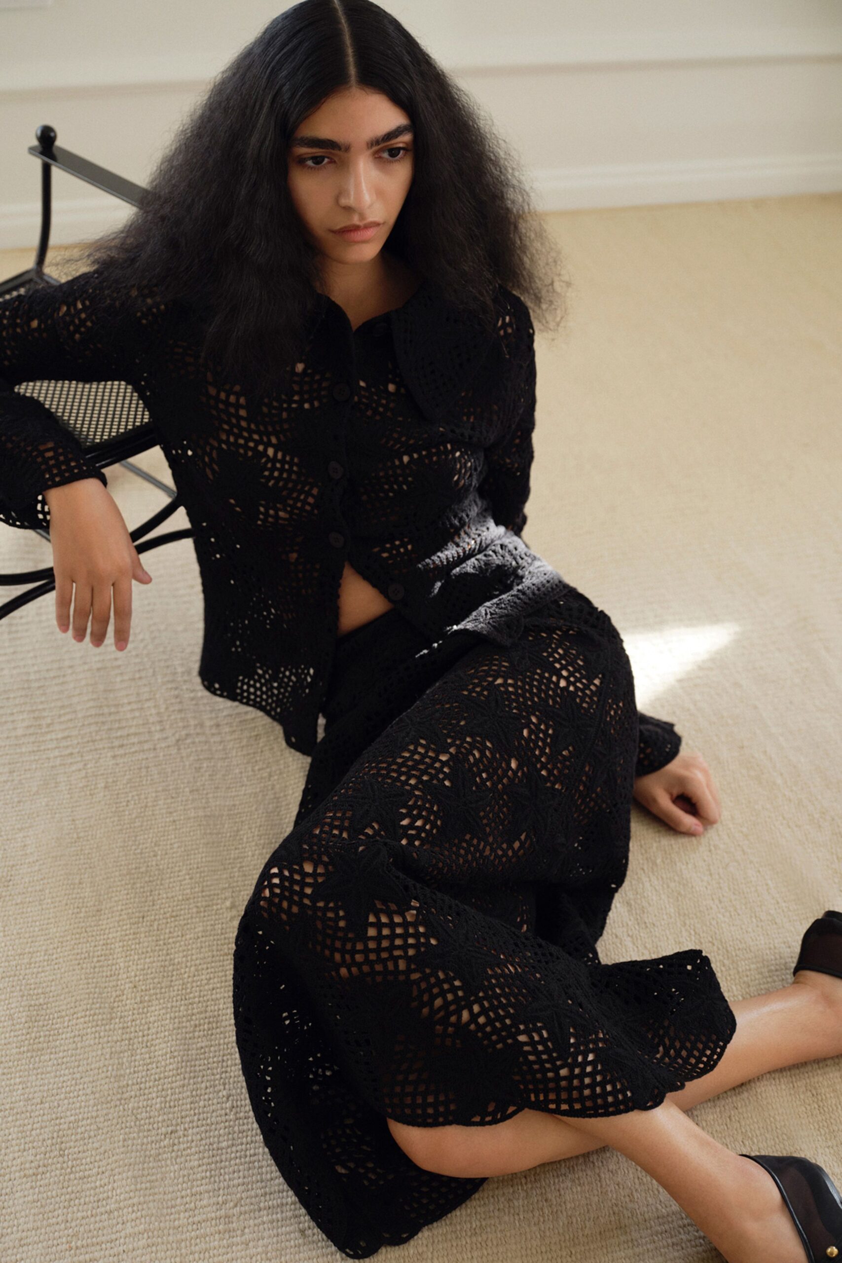 black lace long-sleeve collared fitted embroidered top