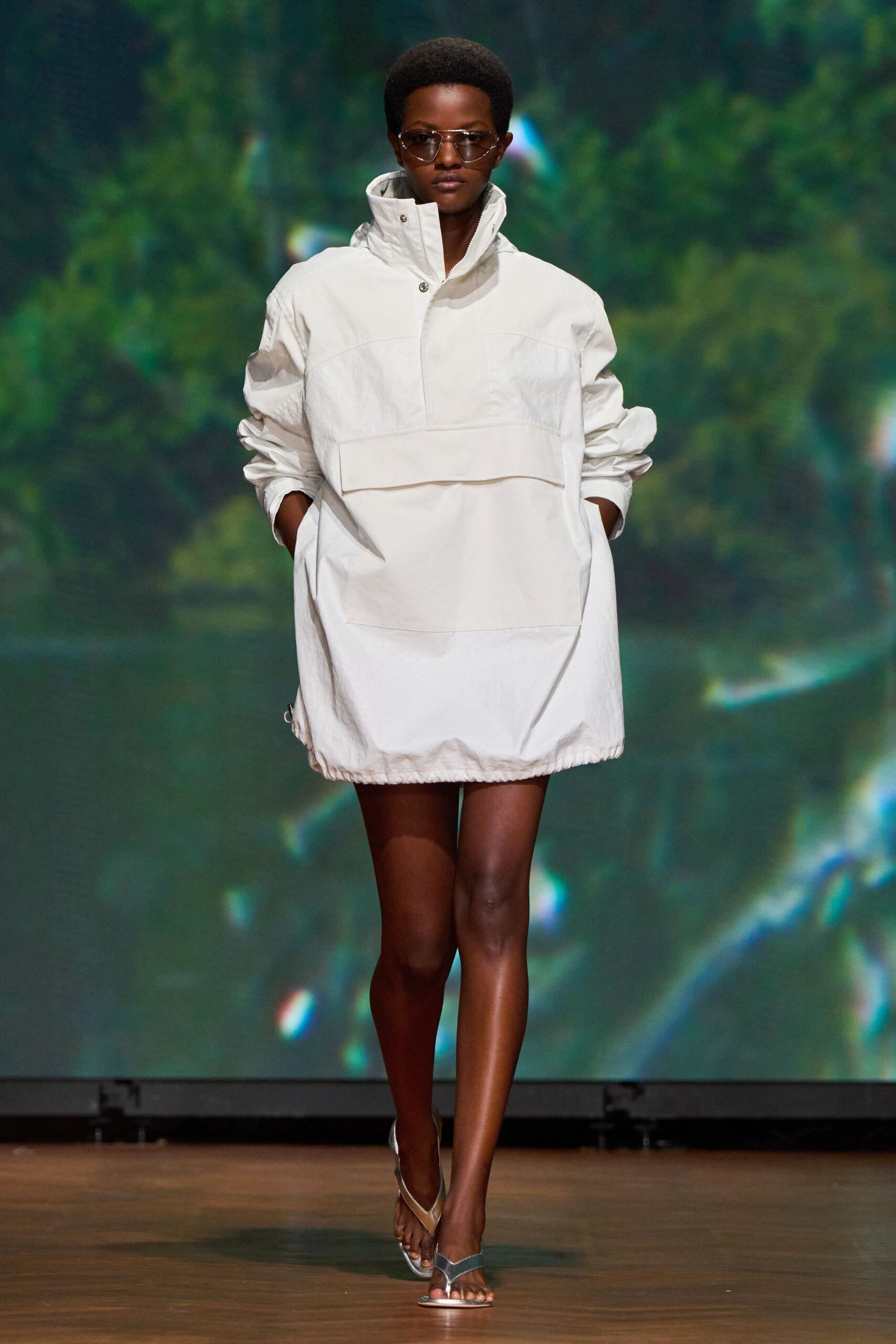 white cotton long-sleeve collared oversized zippered pockets coat