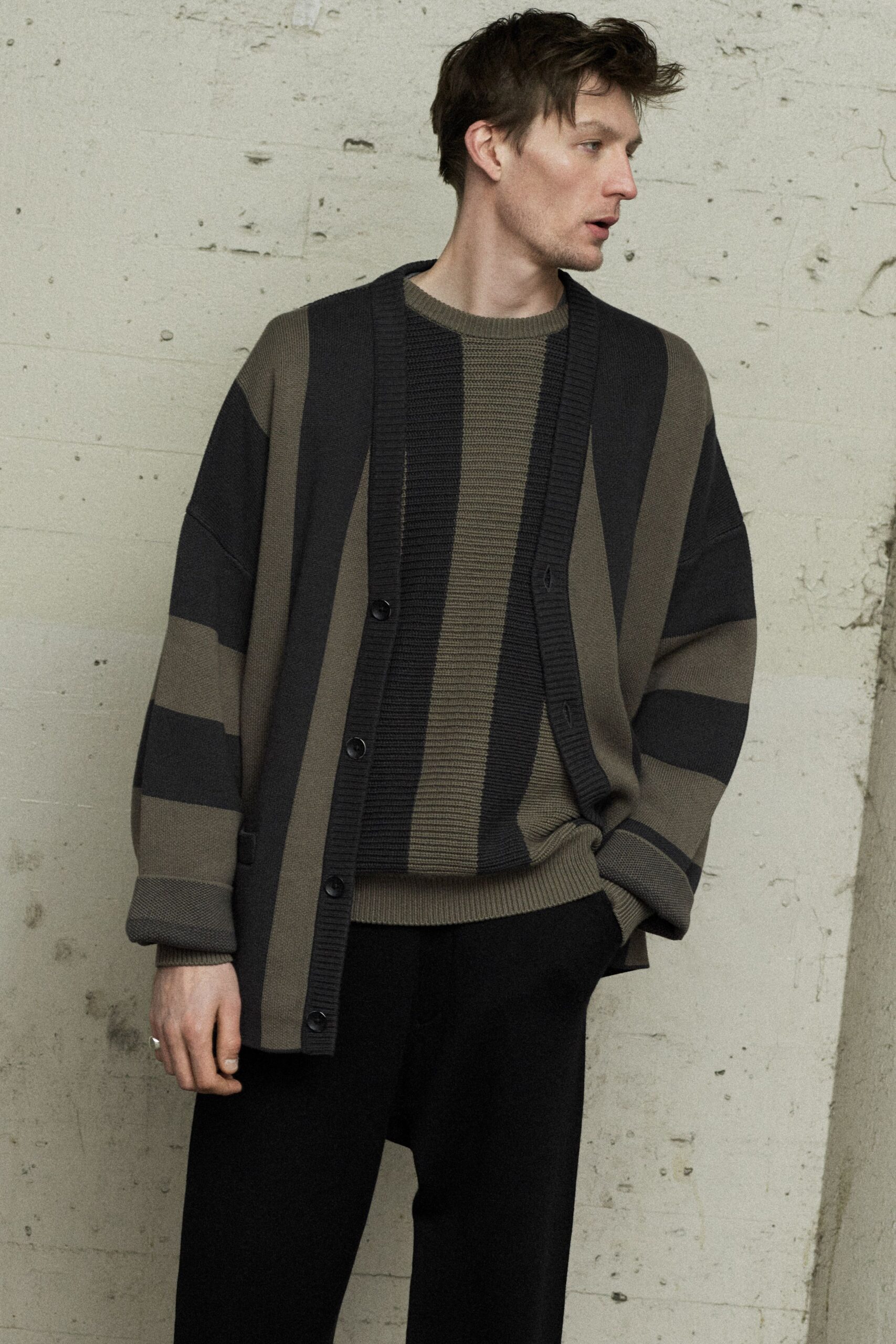 black cotton long-sleeve collared oversized striped cardigan