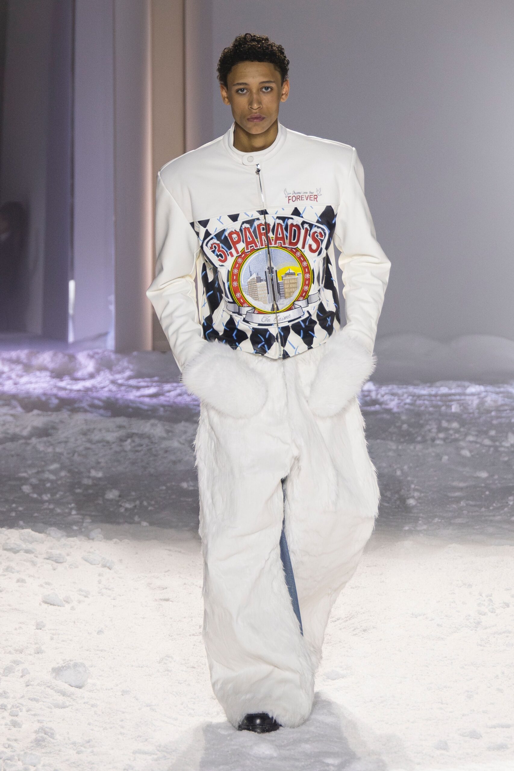 white fur long-sleeve relaxed embroidered coat