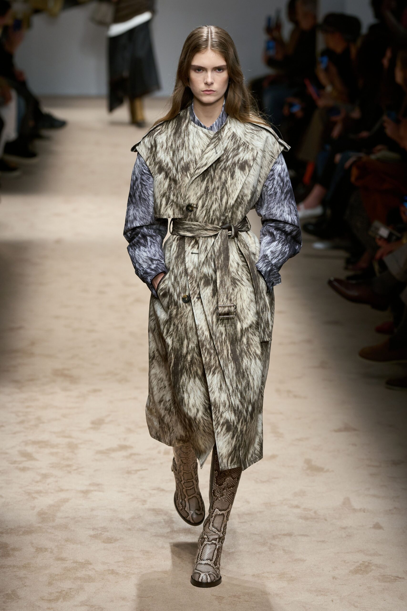 brown faux-fur long-sleeve collared relaxed belted layered trench