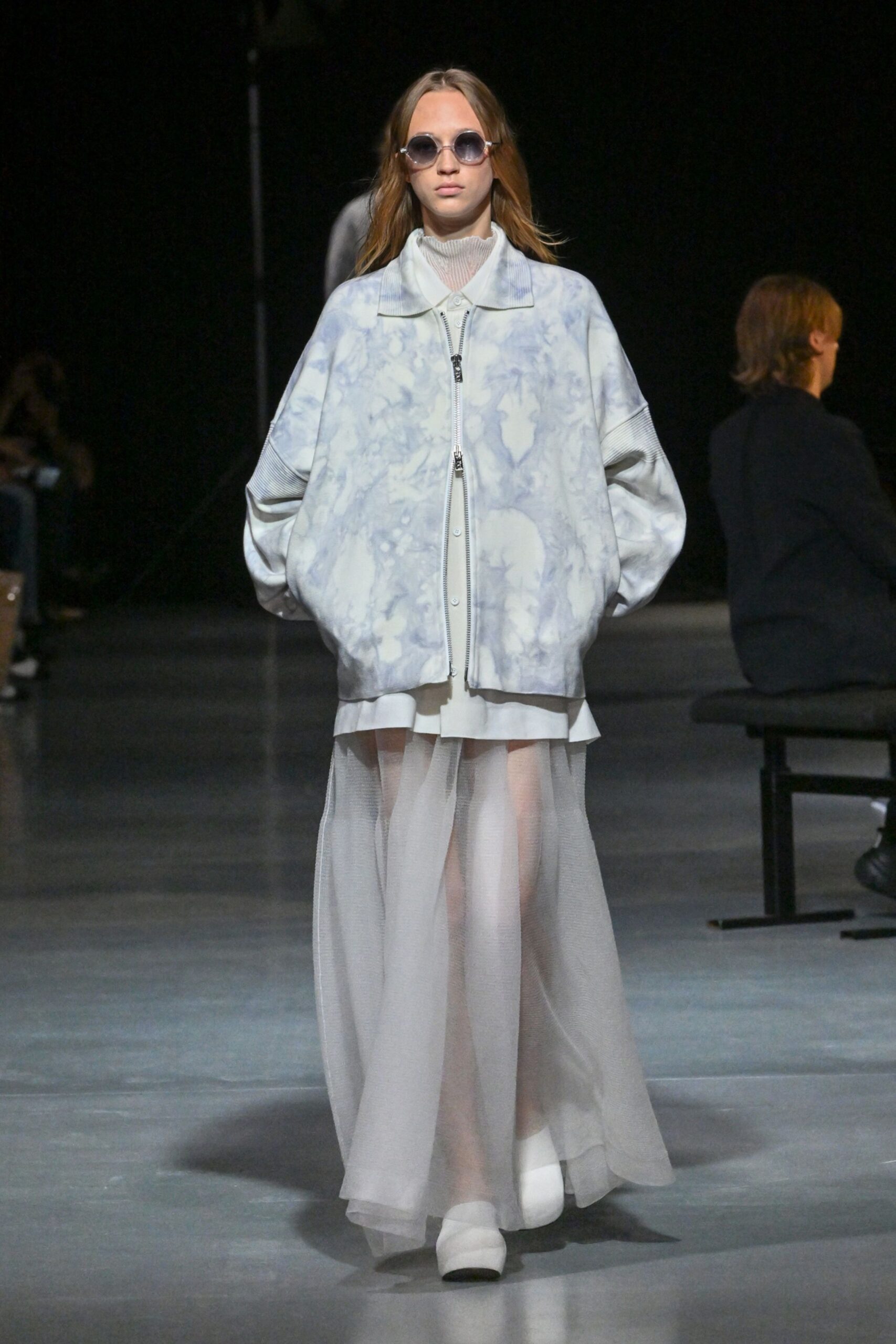 gray cotton long-sleeve collared oversized zippered jacket