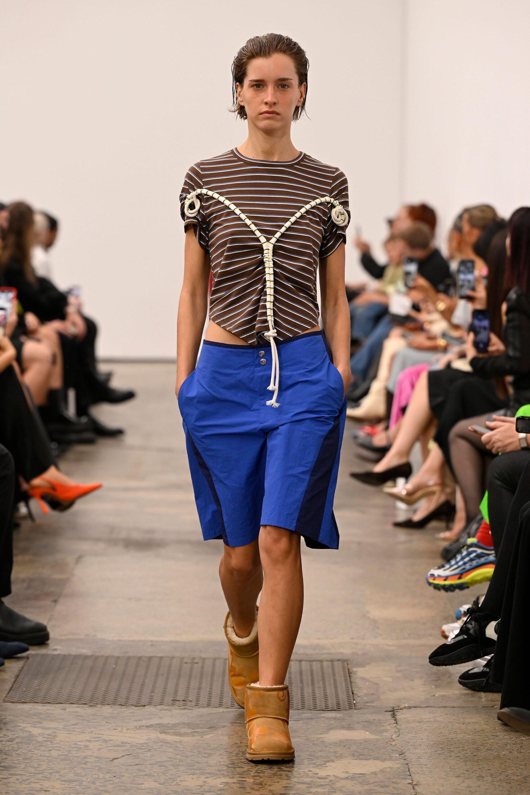 brown cotton short-sleeve v-neck fitted striped top