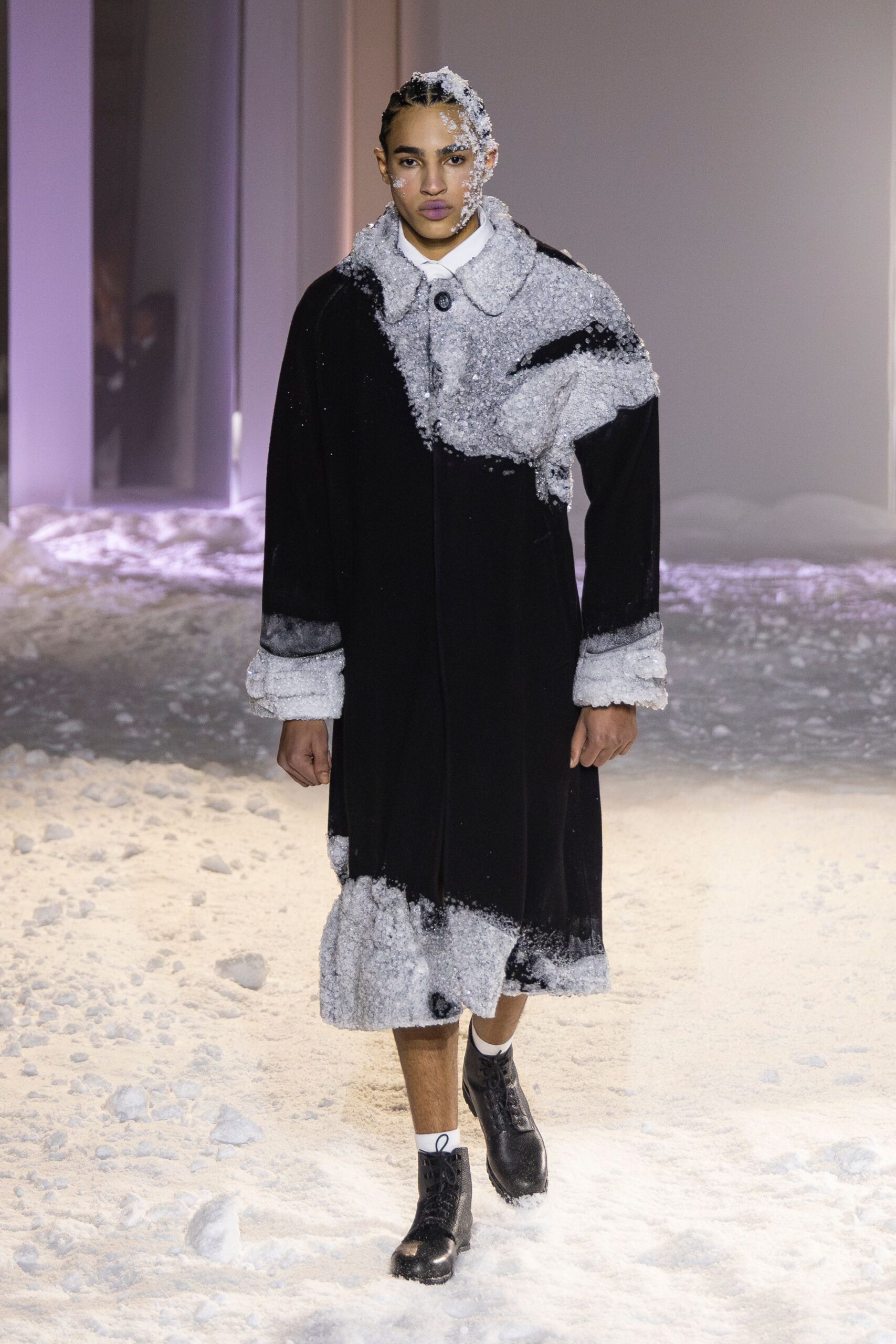 black wool long-sleeve collared relaxed layered buttoned coat